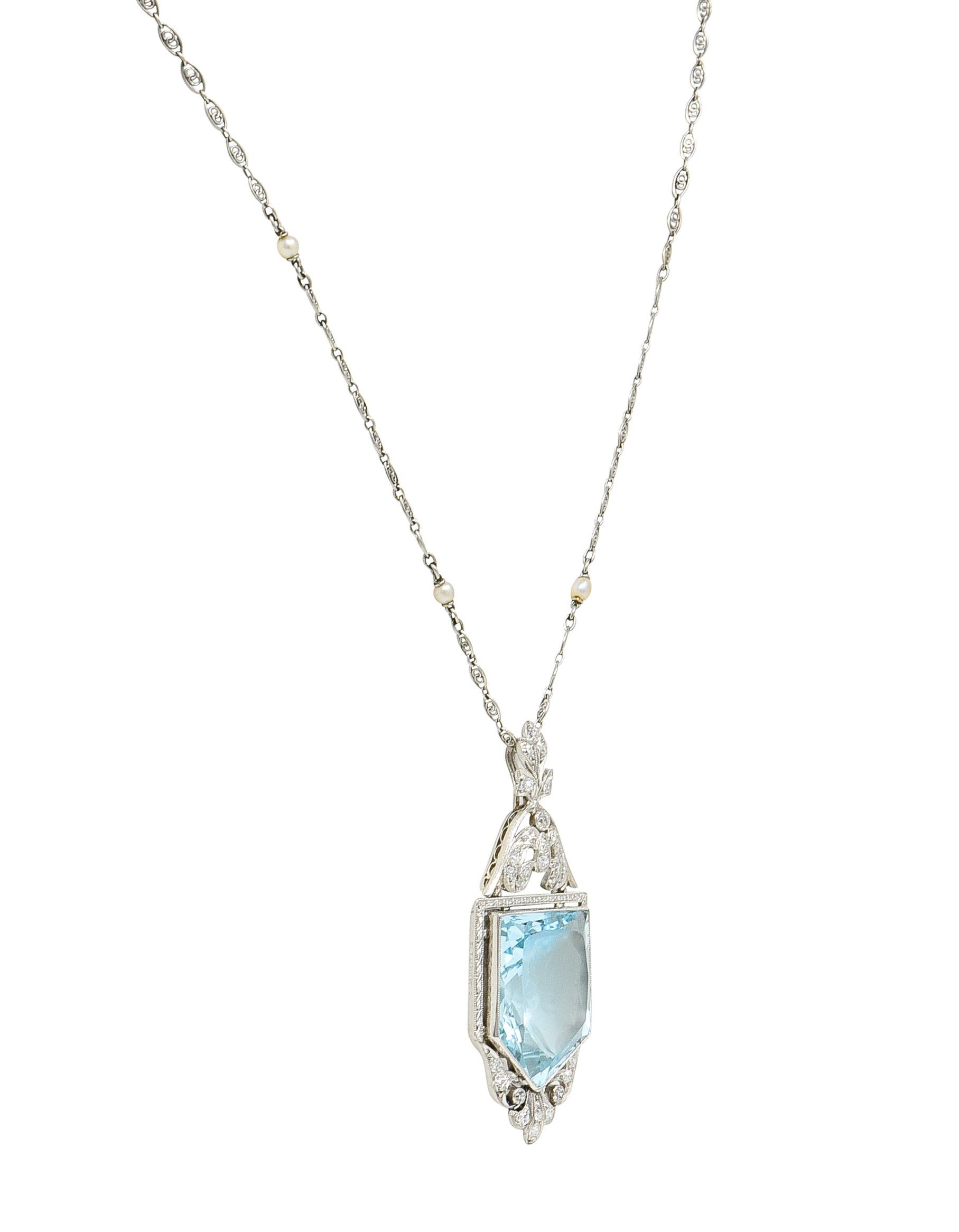 Belle Époque Belle Epoque 14.54 Carats Aquamarine Diamond Pearl Platinum Intaglio Necklace