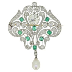 Spilla Belle Époque con diamante, perla e smeraldo da 1,60 carati Spilla Belle Époque con diamante, perla e smeraldo da 1,60 carati