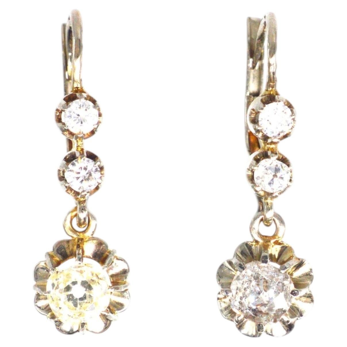 Belle Epoque – Ohrhänger aus 18-karätigem Weißgold und Platin mit Diamanten im Old-Mine-Schliff