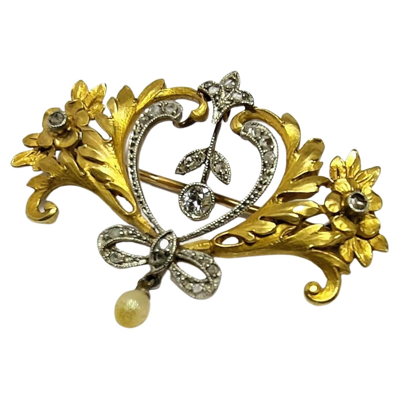 Old European Cut Vintage Belle Époque 1900s Brooche Diamond Natural Pearl Yellow Gold 18K and  Pt For Sale