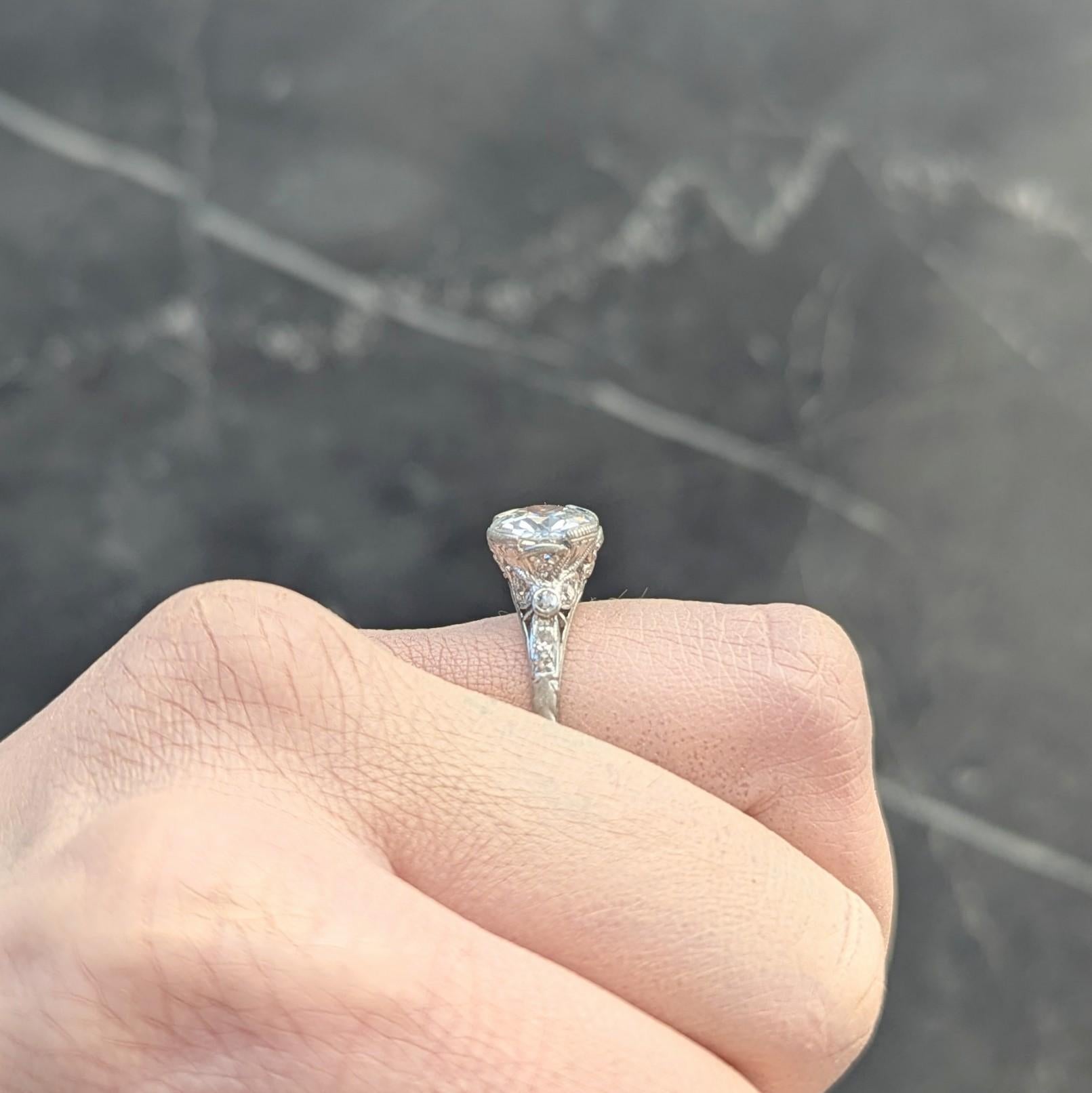 Bague de fiançailles de la Belle Époque avec nœud ancien en platine et diamant européen de 2,10 carats, certifié GIA en vente 8