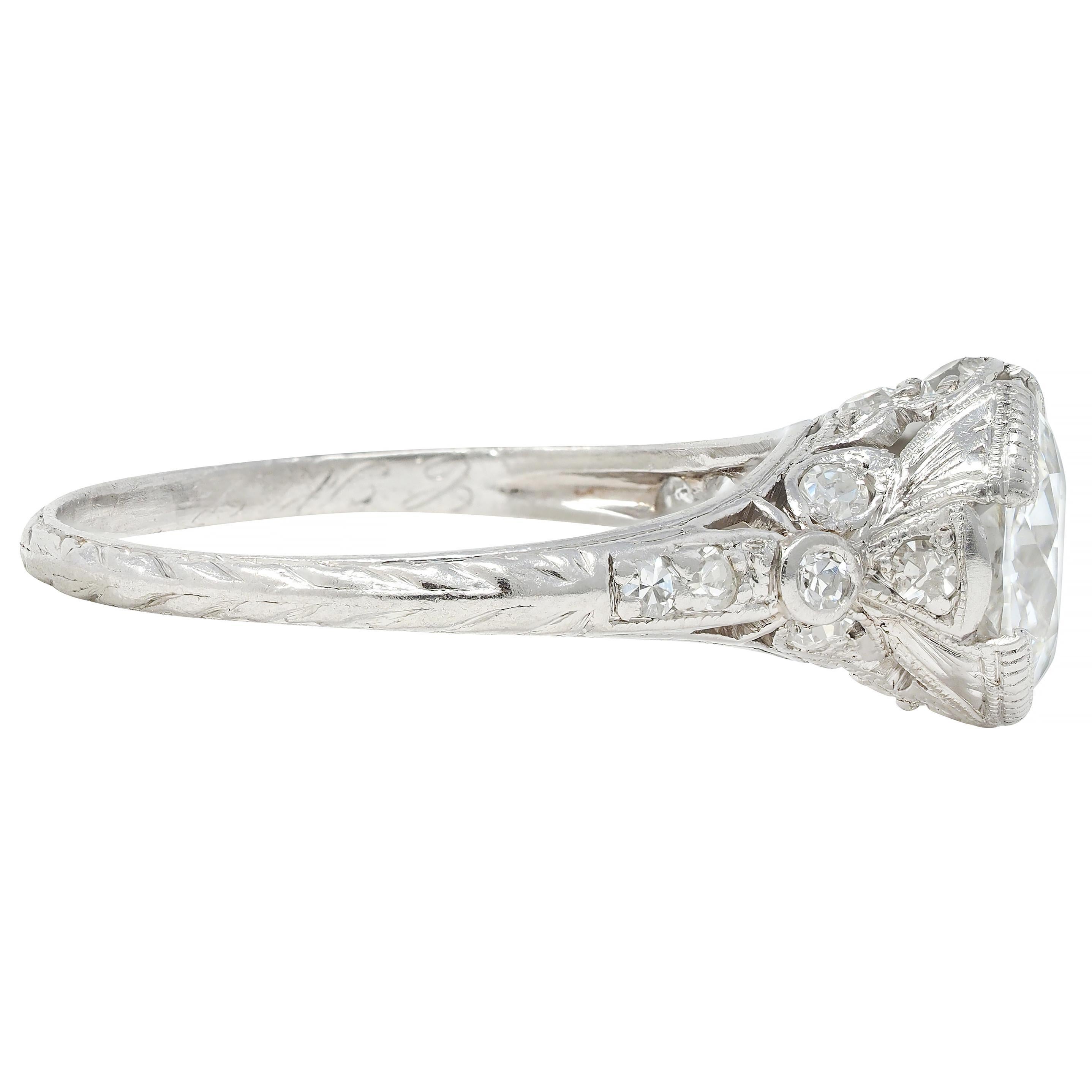 Bague de fiançailles de la Belle Époque avec nœud ancien en platine et diamant européen de 2,10 carats, certifié GIA Unisexe en vente