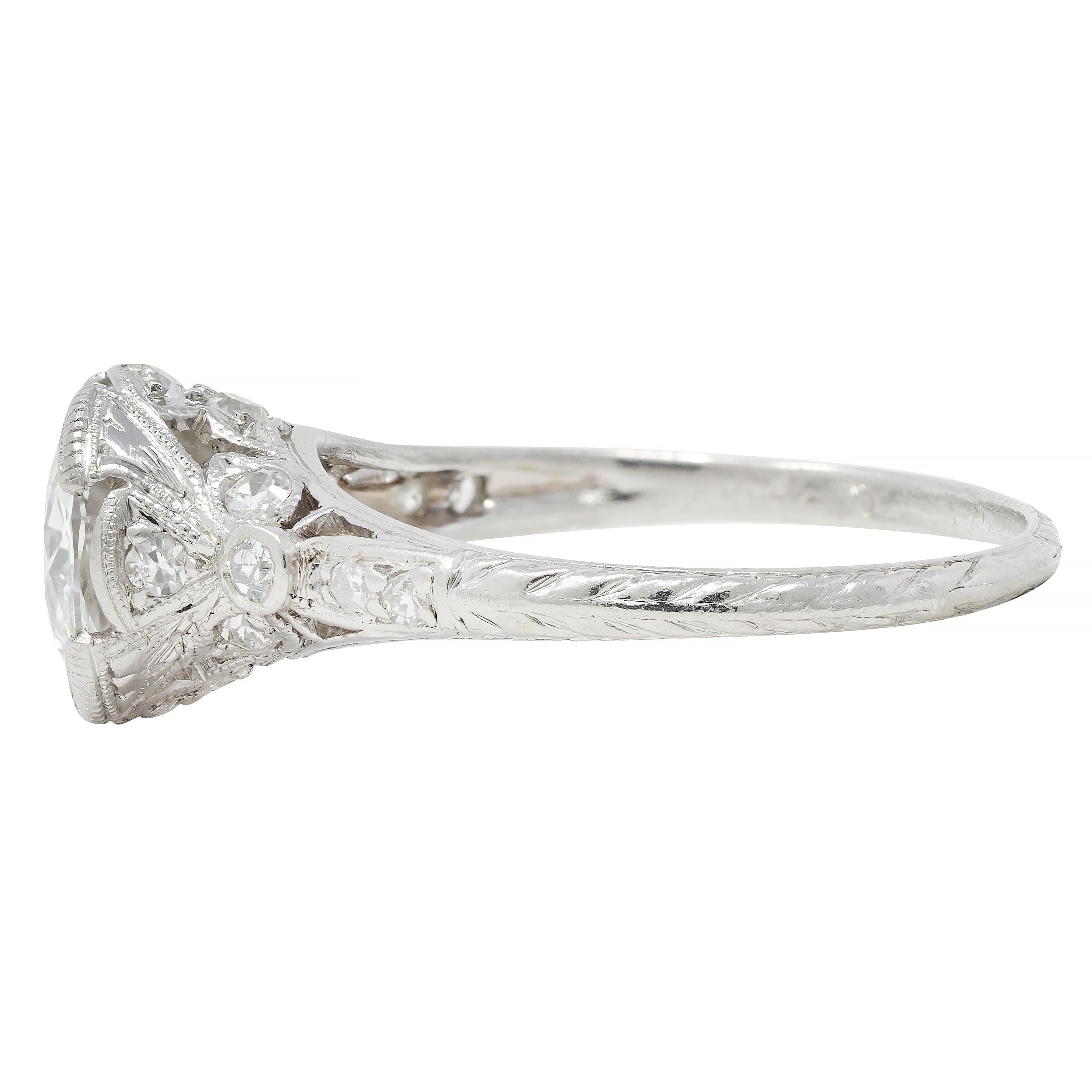 Bague de fiançailles de la Belle Époque avec nœud ancien en platine et diamant européen de 2,10 carats, certifié GIA en vente 1