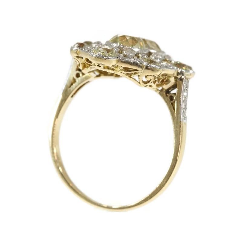 Belle Époque 2.20 Carat Fancy Yellow Diamond 18 Karat Gold Engagement Ring For Sale 5
