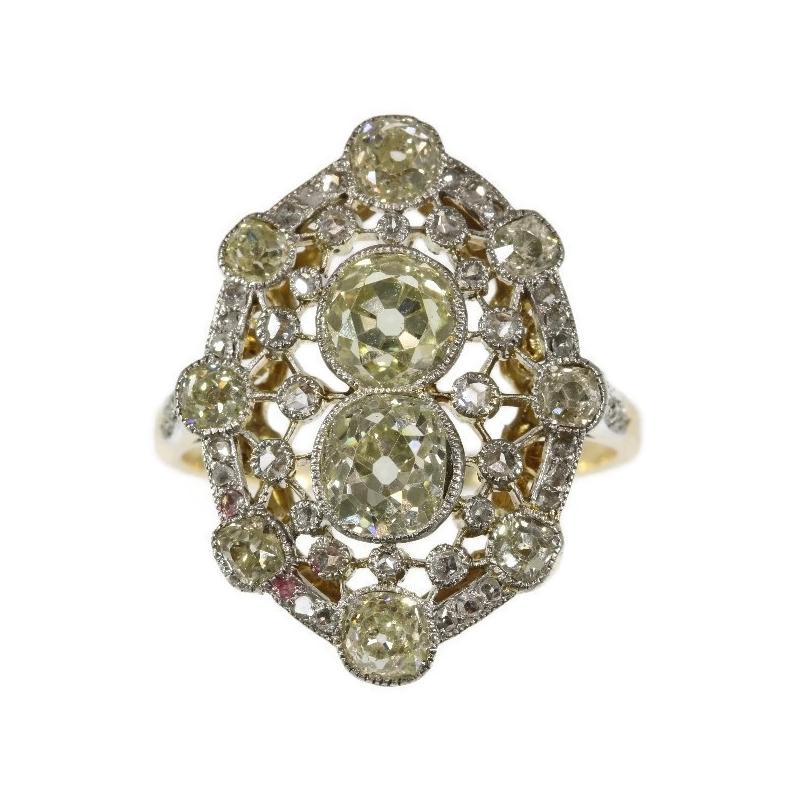 Belle Époque 2.20 Carat Fancy Yellow Diamond 18 Karat Gold Engagement Ring In Excellent Condition For Sale In Antwerp, BE