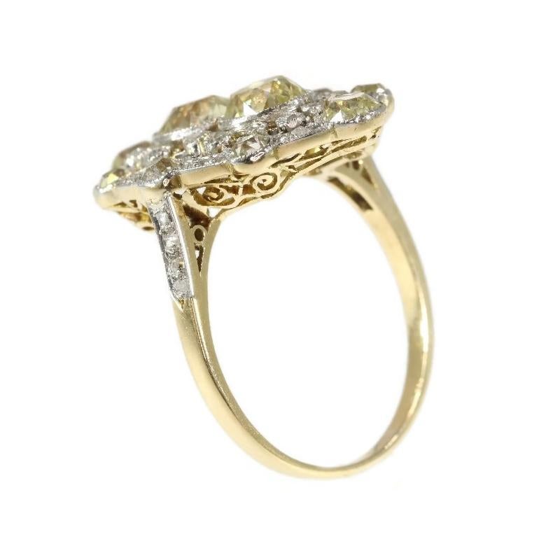 Belle Époque 2.20 Carat Fancy Yellow Diamond 18 Karat Gold Engagement Ring For Sale 4