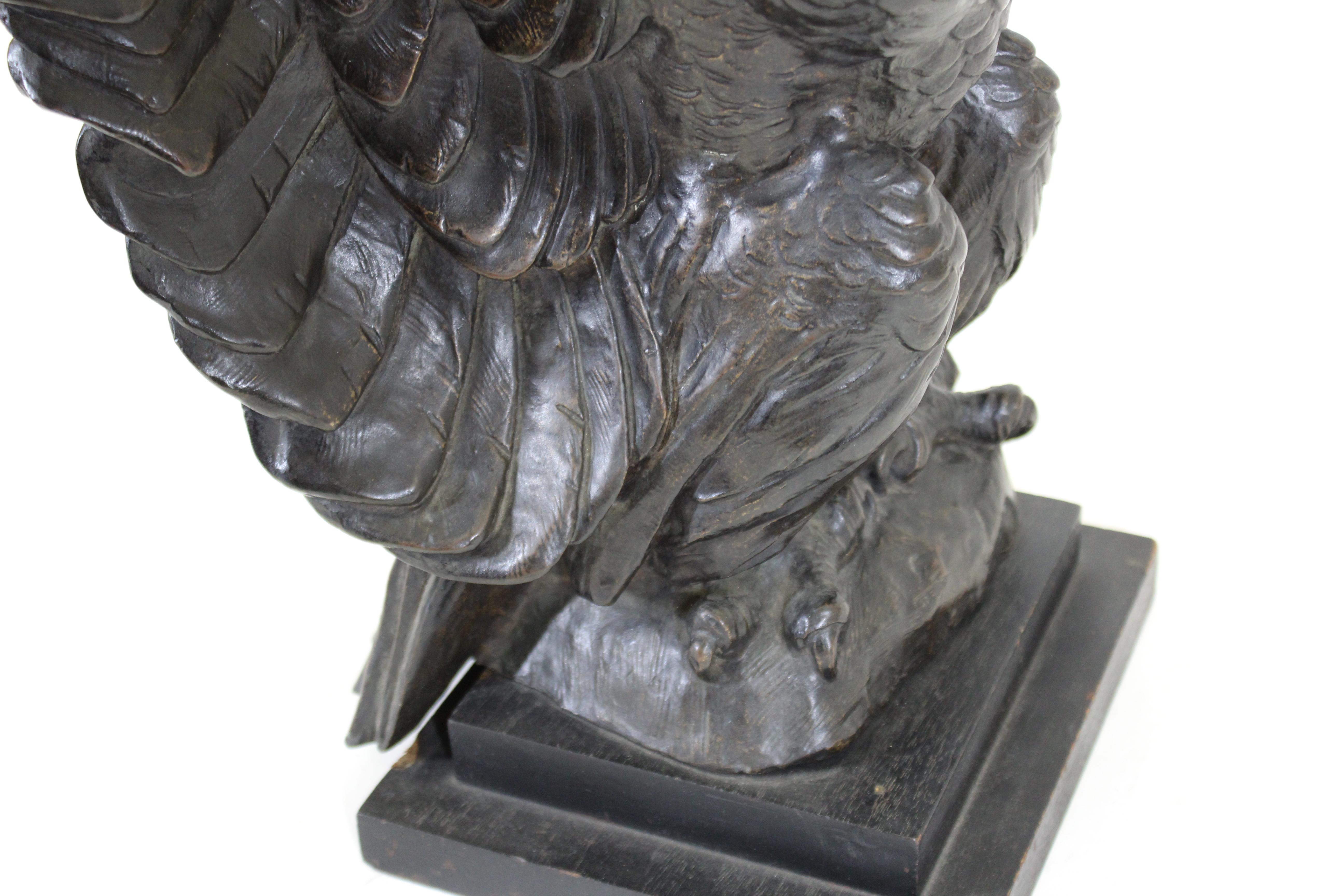 Sculpture d'aigle animalier en bronze de la Belle Époque en vente 4