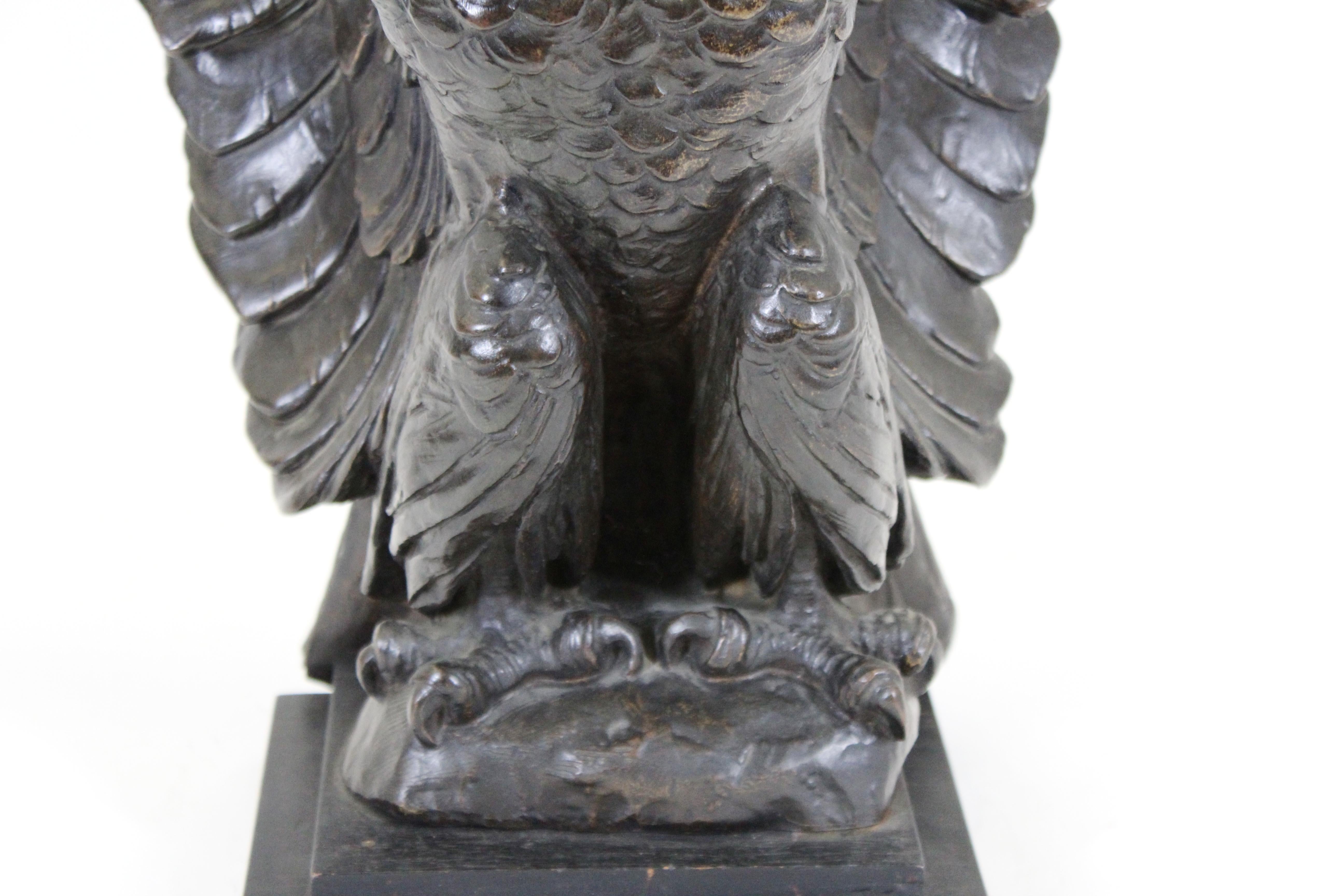 Américain Sculpture d'aigle animalier en bronze de la Belle Époque en vente