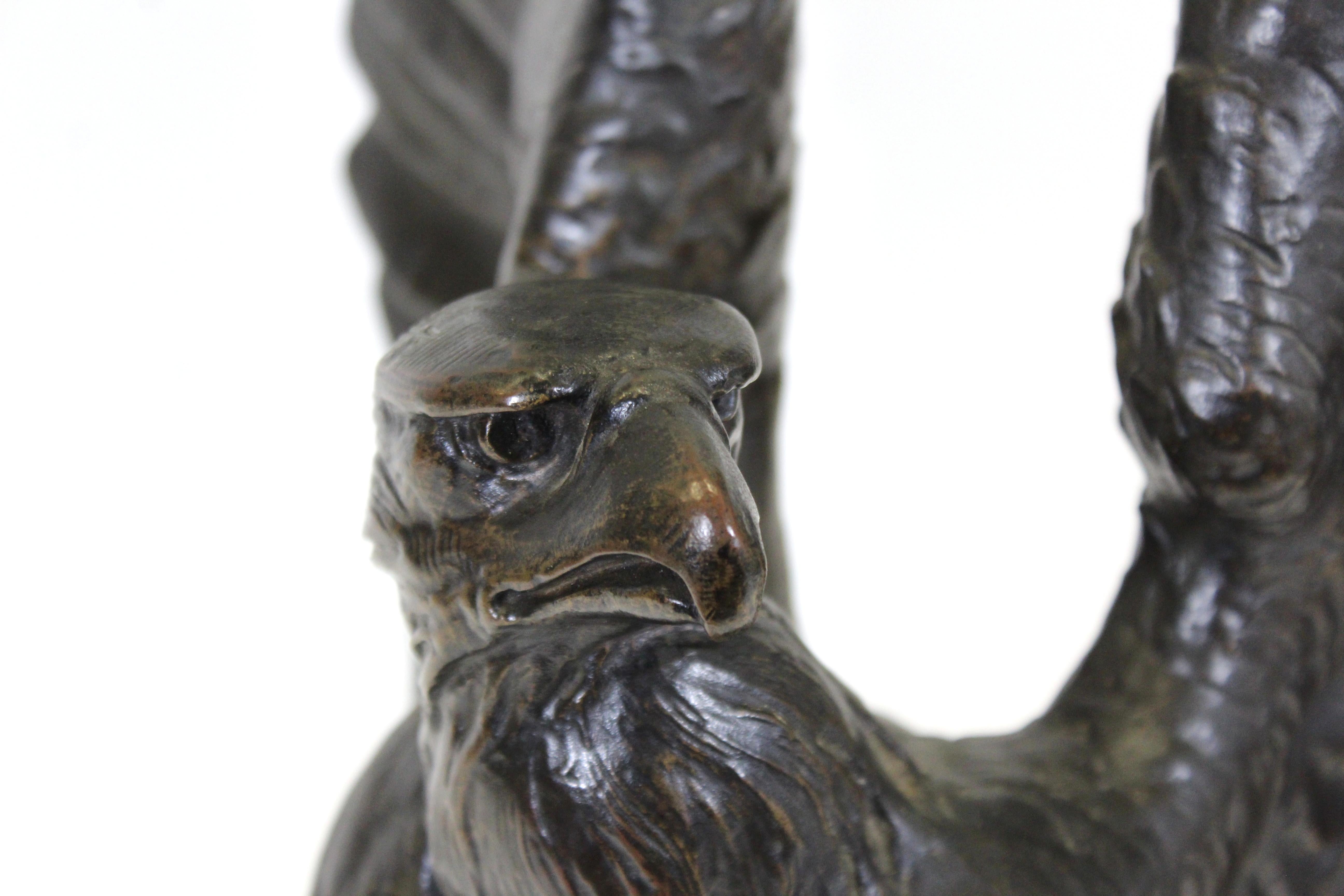 XIXe siècle Sculpture d'aigle animalier en bronze de la Belle Époque en vente