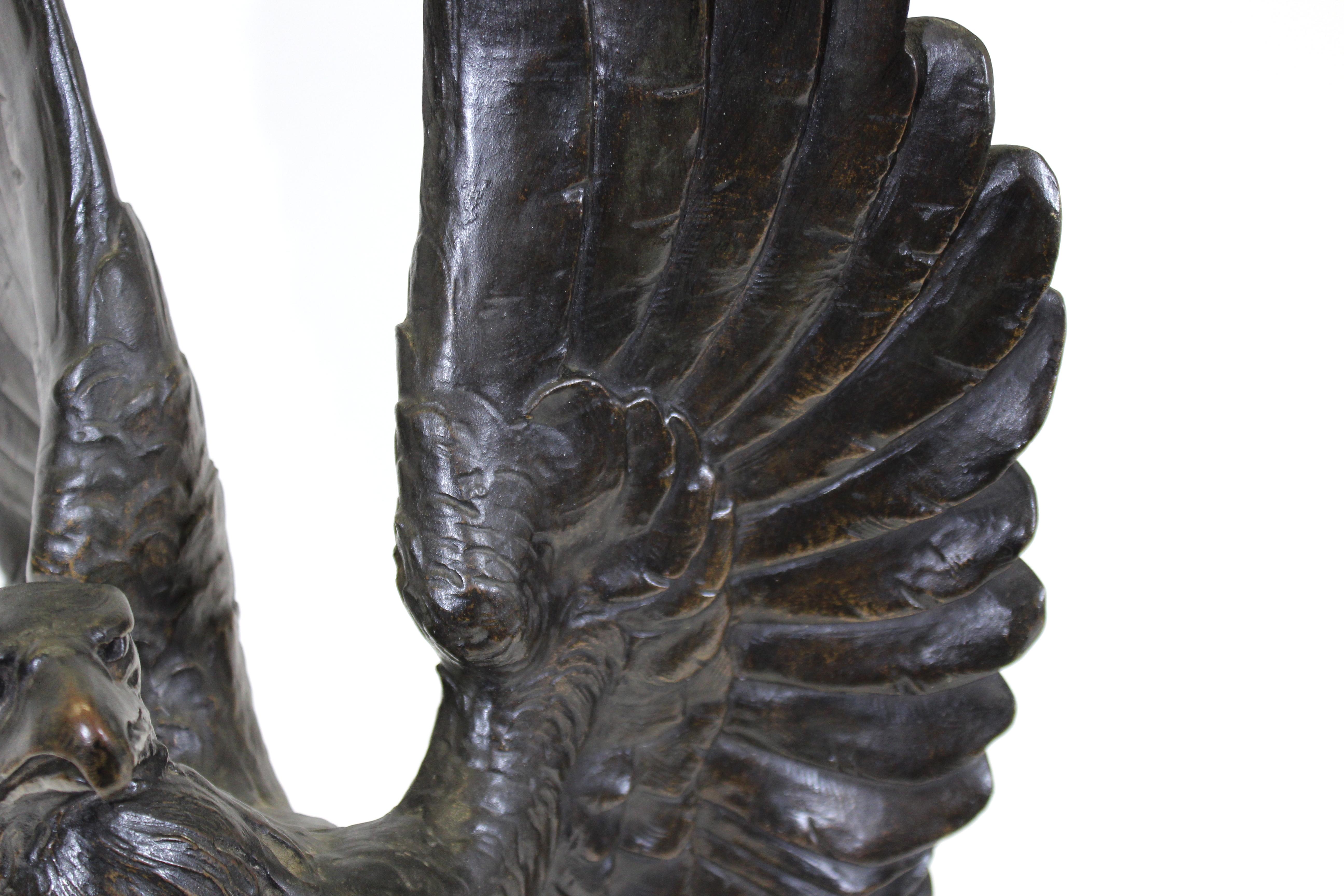 Bronze Sculpture d'aigle animalier en bronze de la Belle Époque en vente