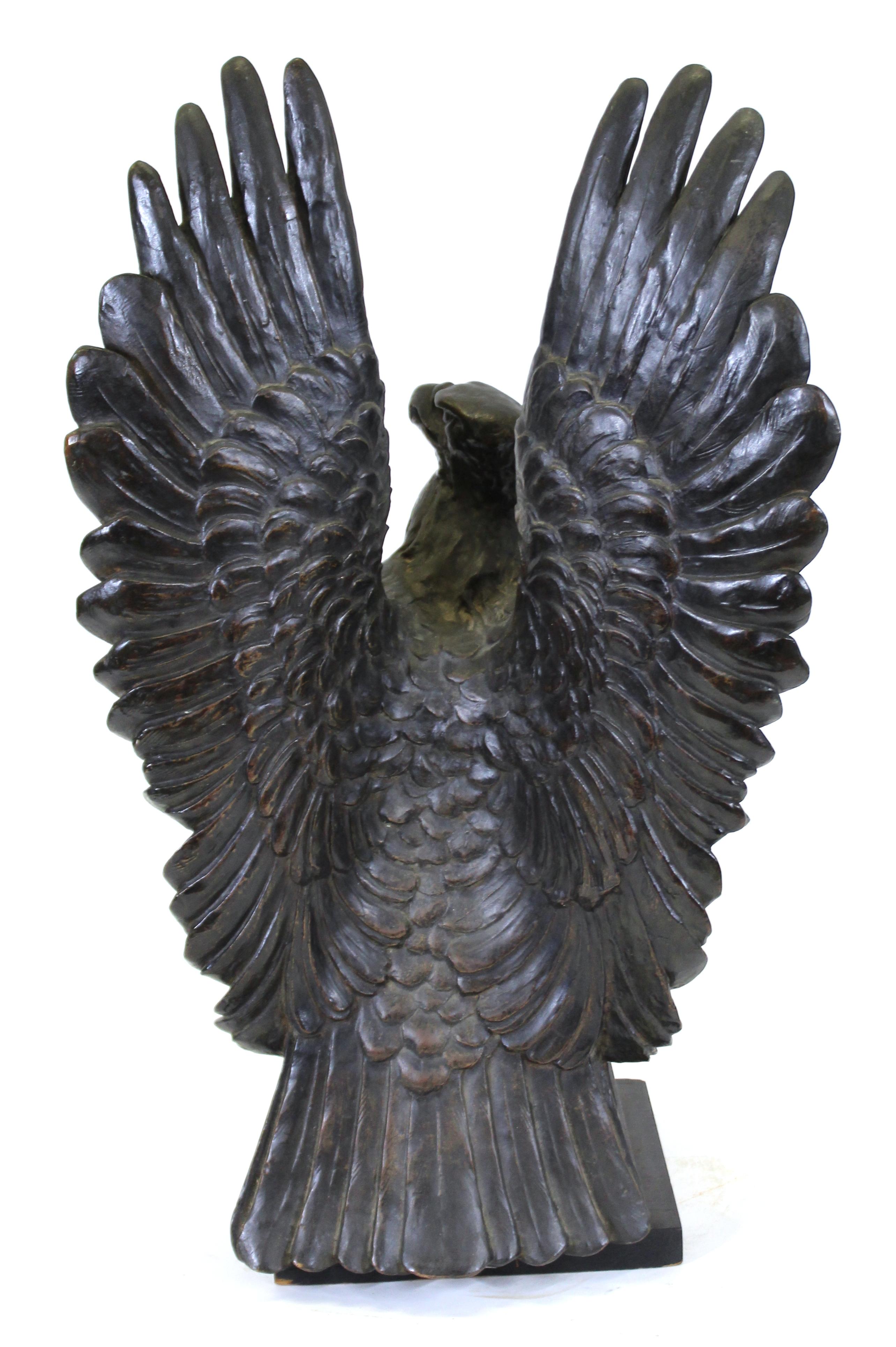 Sculpture d'aigle animalier en bronze de la Belle Époque en vente 2