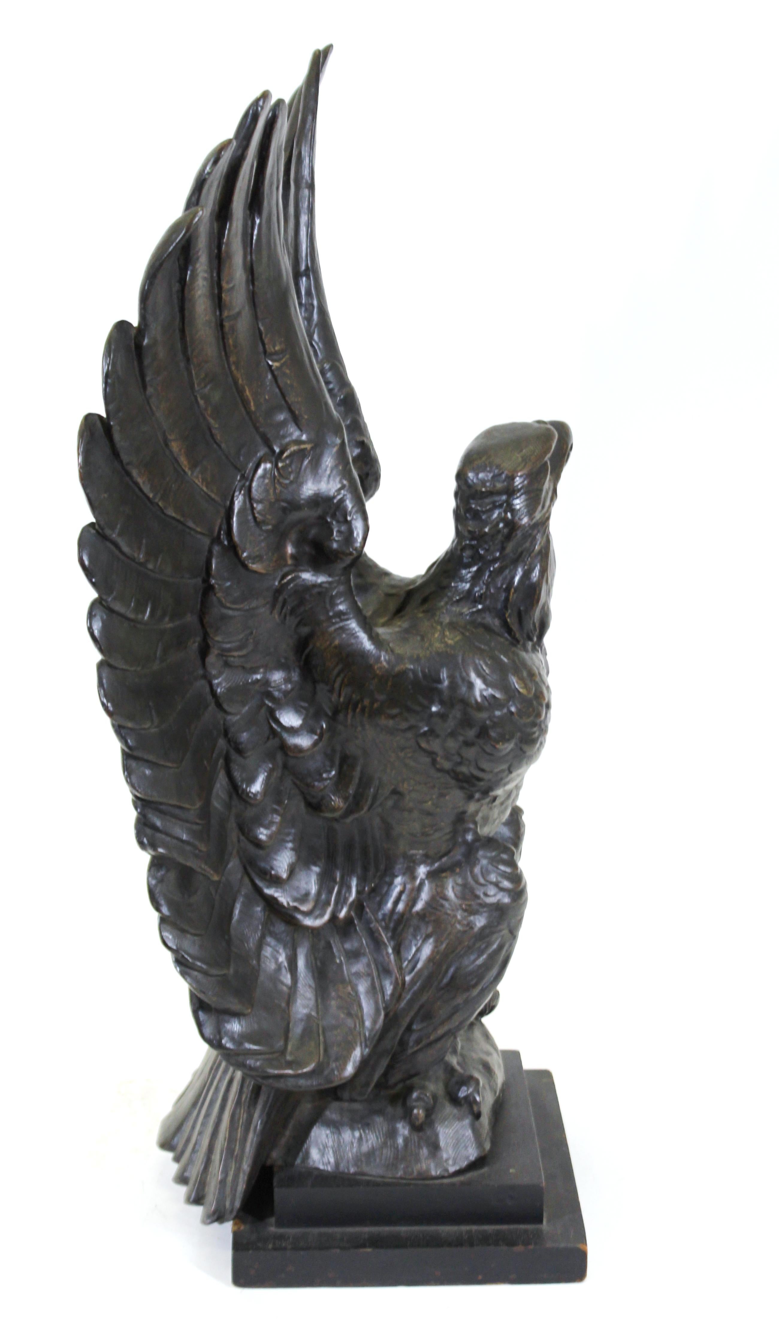 Sculpture d'aigle animalier en bronze de la Belle Époque en vente 3