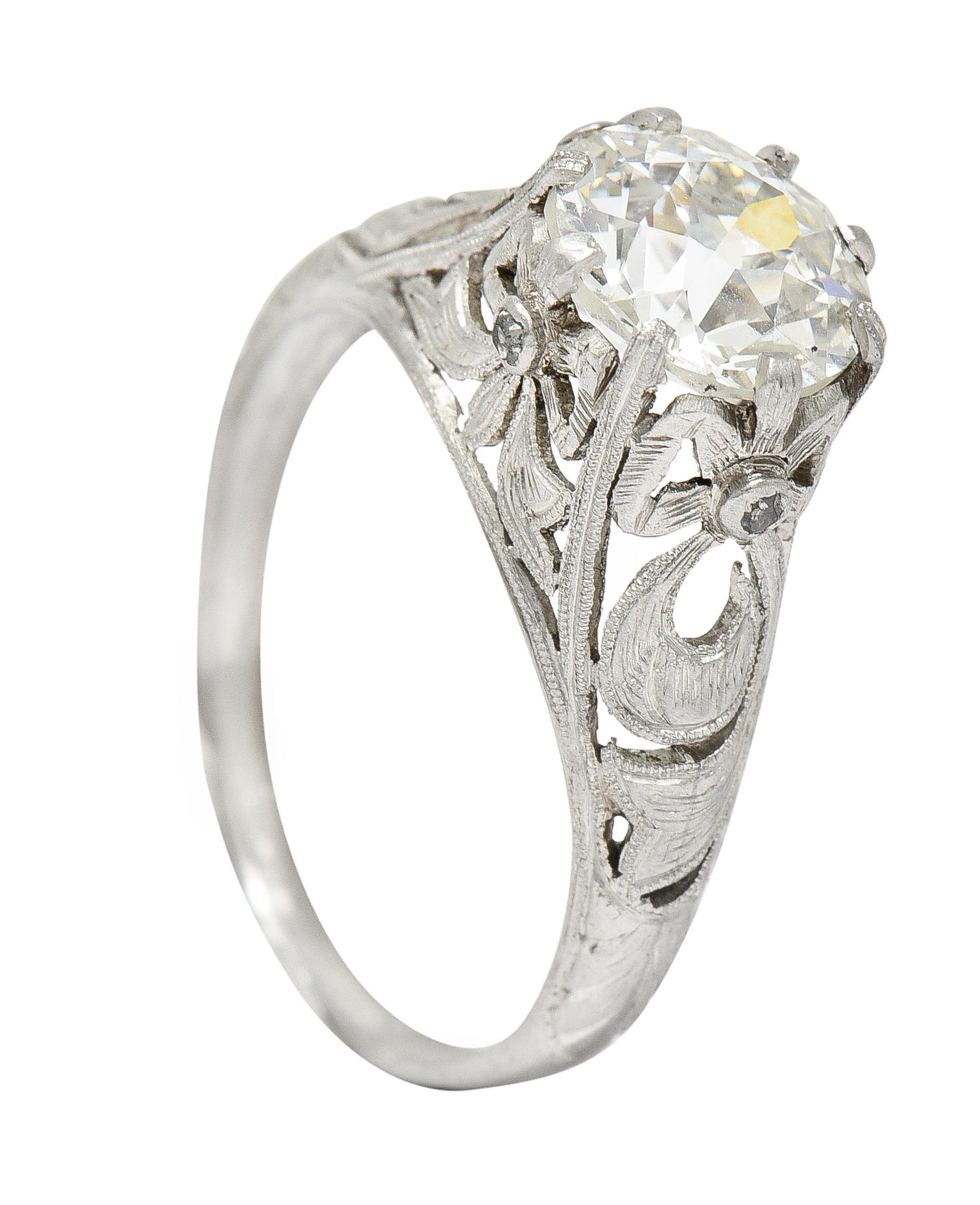 Belle Époque Antique 1.88 Carats Diamond Platinum Bow Engagement Ring GIA en vente 6