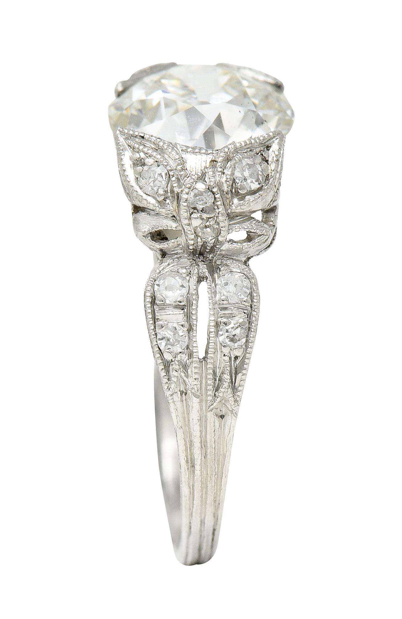 Belle Epoque Antique 2.28 Carats Old European Diamond Platinum Engagement Ring For Sale 1