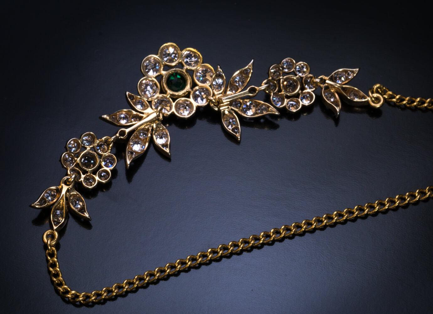 Collier ancien en or orné d'émeraudes et de diamants Belle Époque Pour femmes en vente