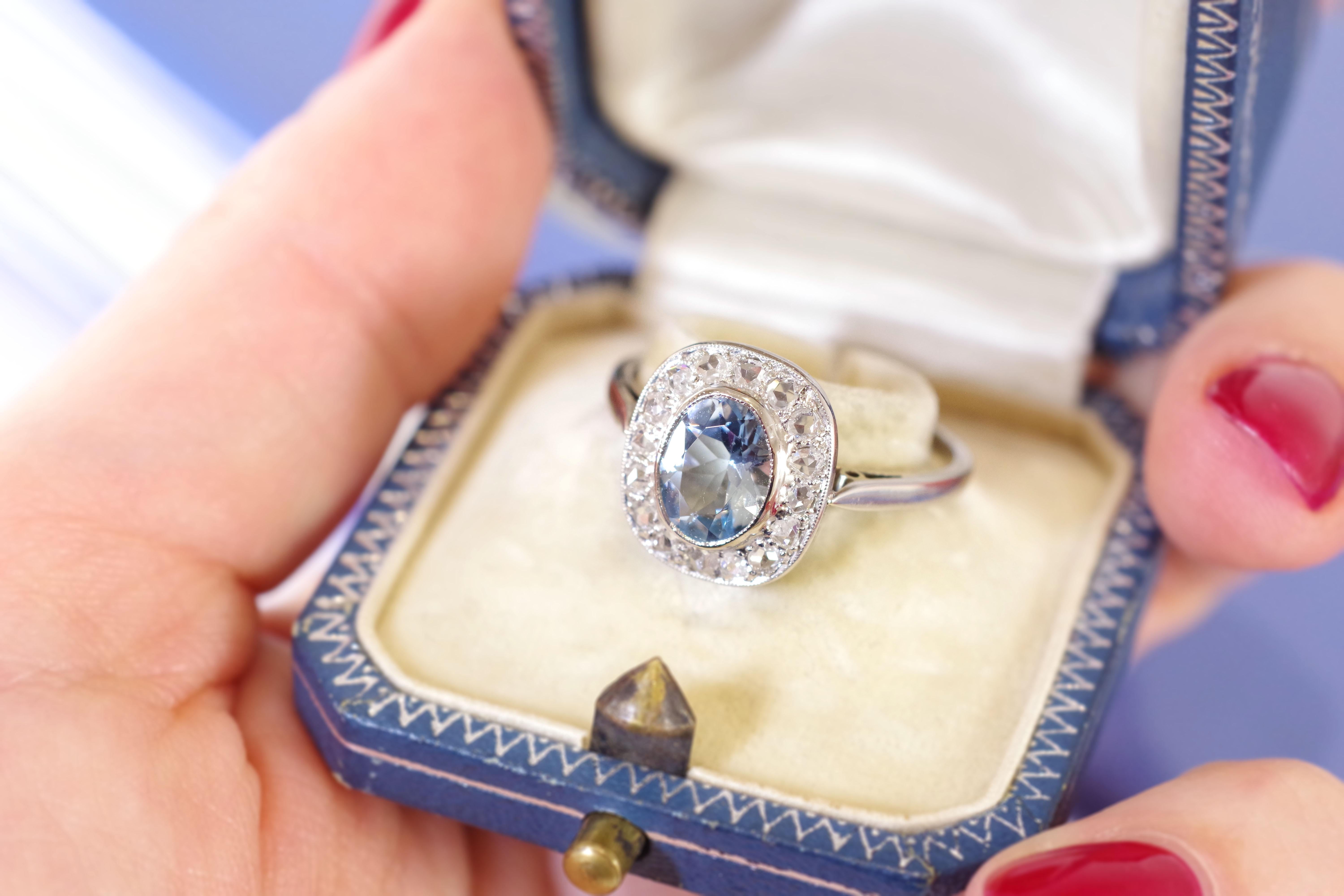 Belle Epoque Aquamarine Diamonds Ring in Gold and Platinum, Cluster Wedding Ring For Sale 2
