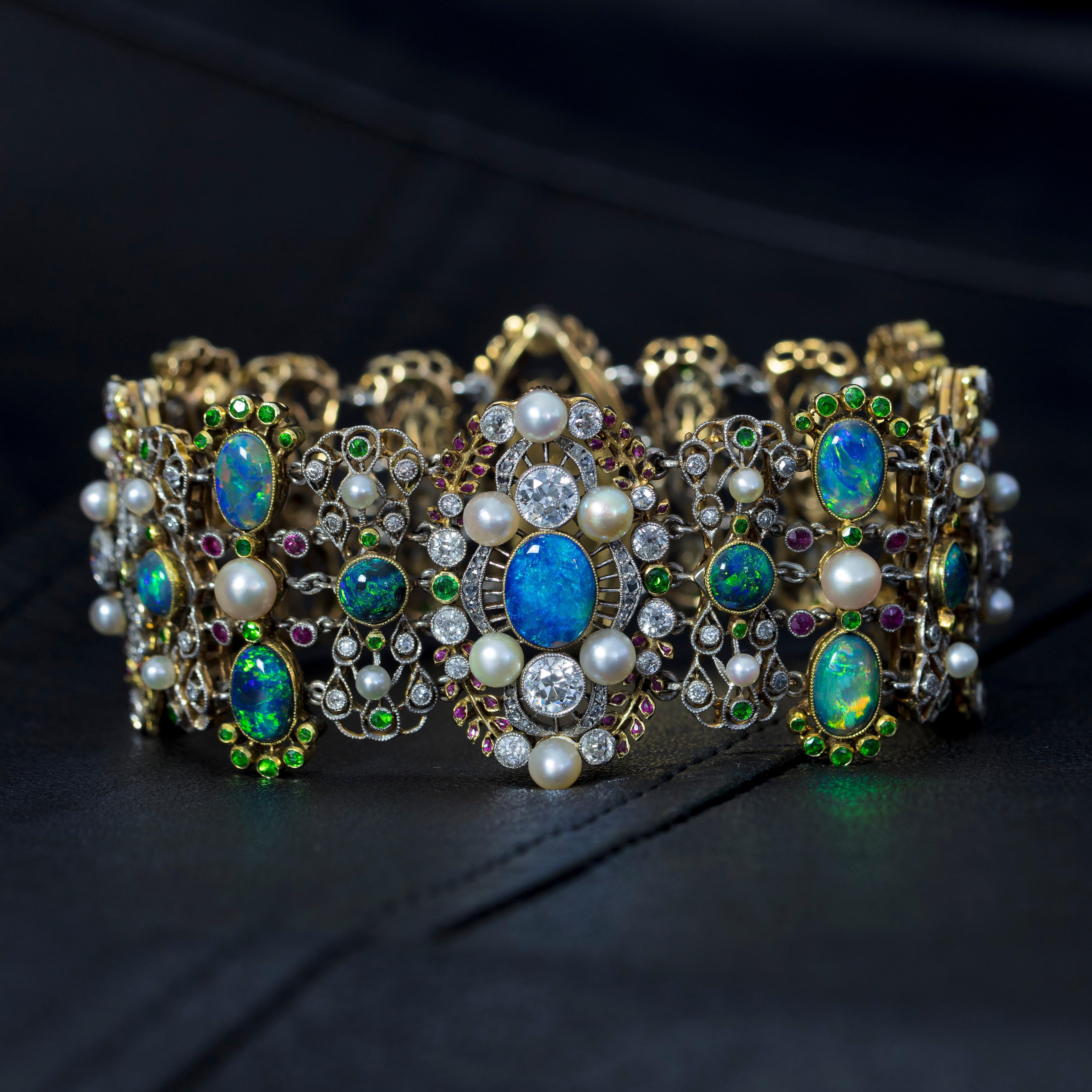 Belle Époque/Art Nouveau-Armband mit Opalen, Perlen und Diamanten von Rothmuller (Alteuropäischer Schliff) im Angebot
