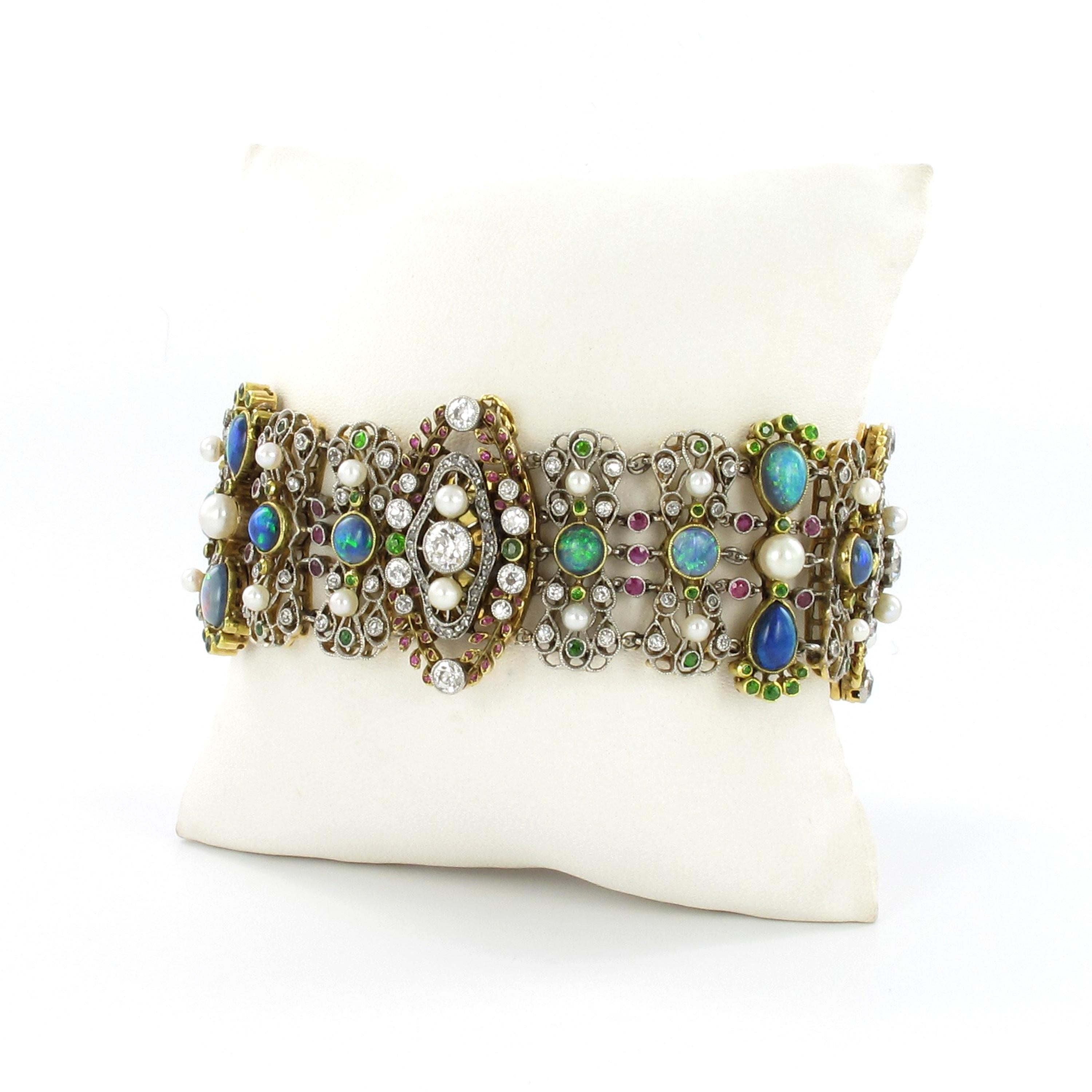 Belle Époque/Art Nouveau Bracelet with Opals, Pearls and Diamonds by Rothmuller In Good Condition For Sale In Lucerne, CH