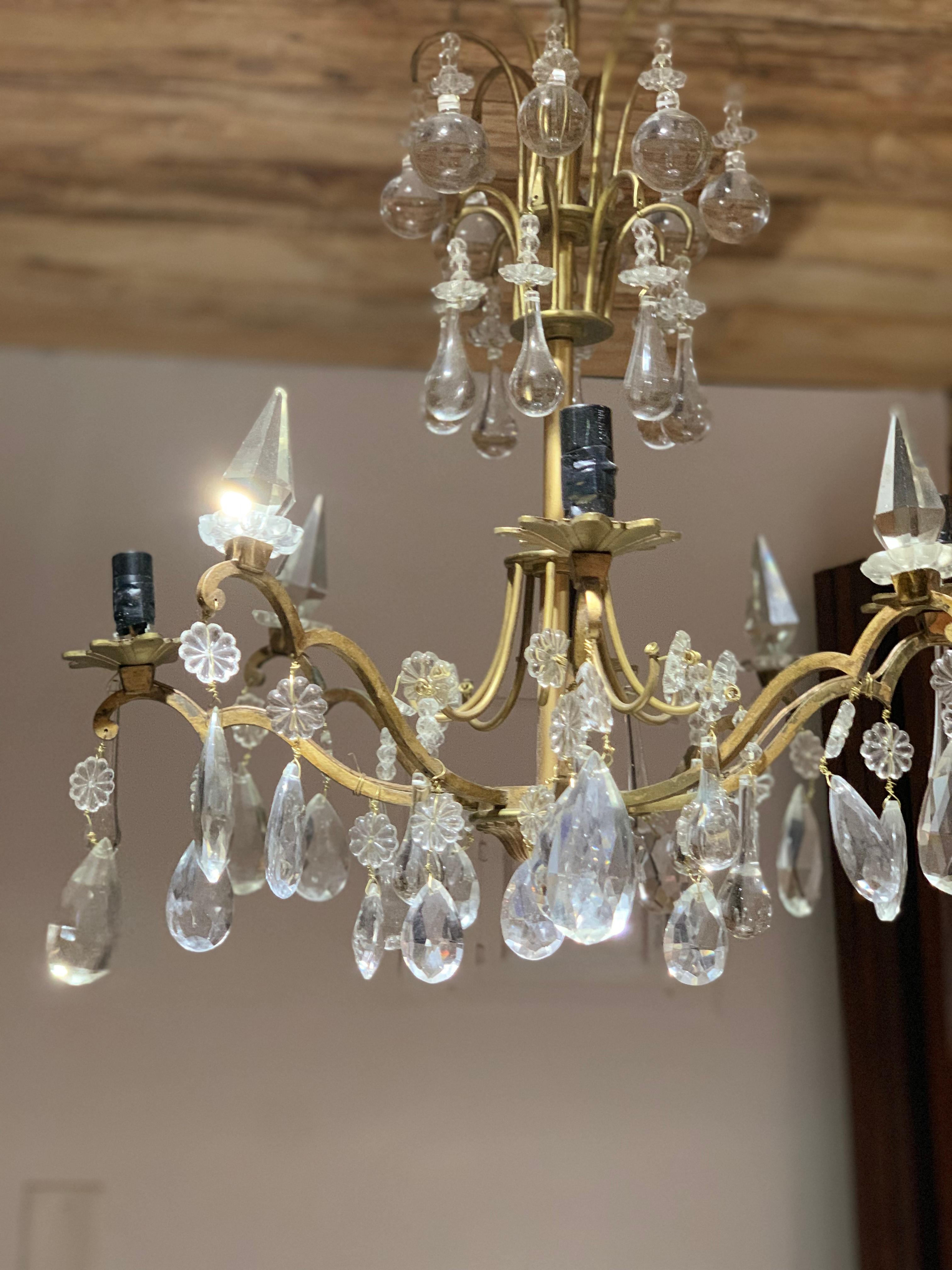 Belle époque, Baccarat manner mixed metal & crystal diminutive chandelier. Adorable vintage piece, with gorgeous heavy crystal and a mix of metals.