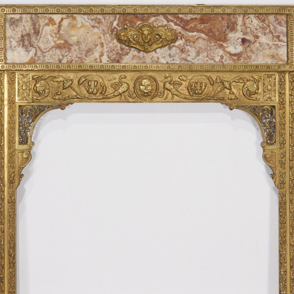 Belle Époque Kaminumrandung aus Bronze und Breccia-Marmor, Iris Apfel Collection'S (Französisch) im Angebot