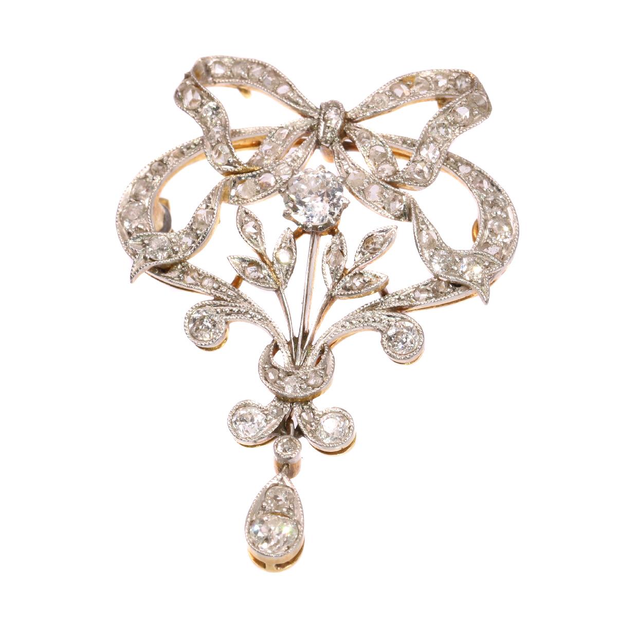 Belle Époque Belle Epoque Brooch and Pendant in Guirland Style with 72 Diamonds For Sale