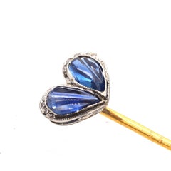 Belle Époque Carved Cabochon Sapphire & Diamond Heart Tie Pin