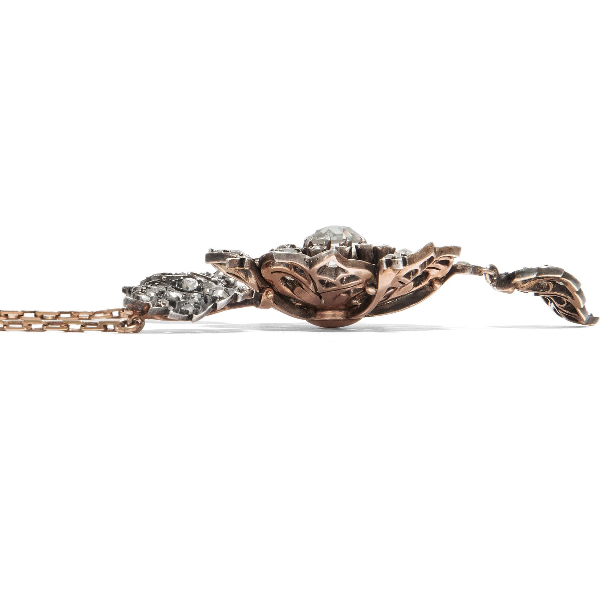 Belle Époque circa 1880, Rose Cut Diamond Silver Gold Floral Pendant Necklace In Excellent Condition For Sale In Berlin, Berlin