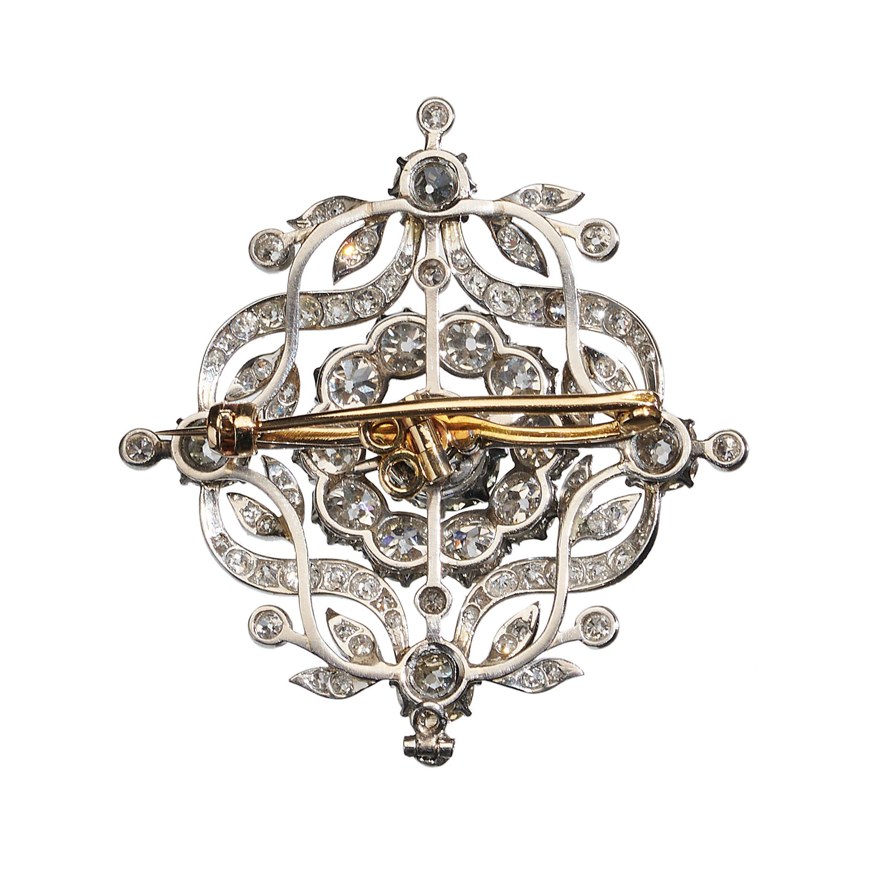 Taille coussin Broche Belle Époque en diamant et platine, vers 1910 en vente