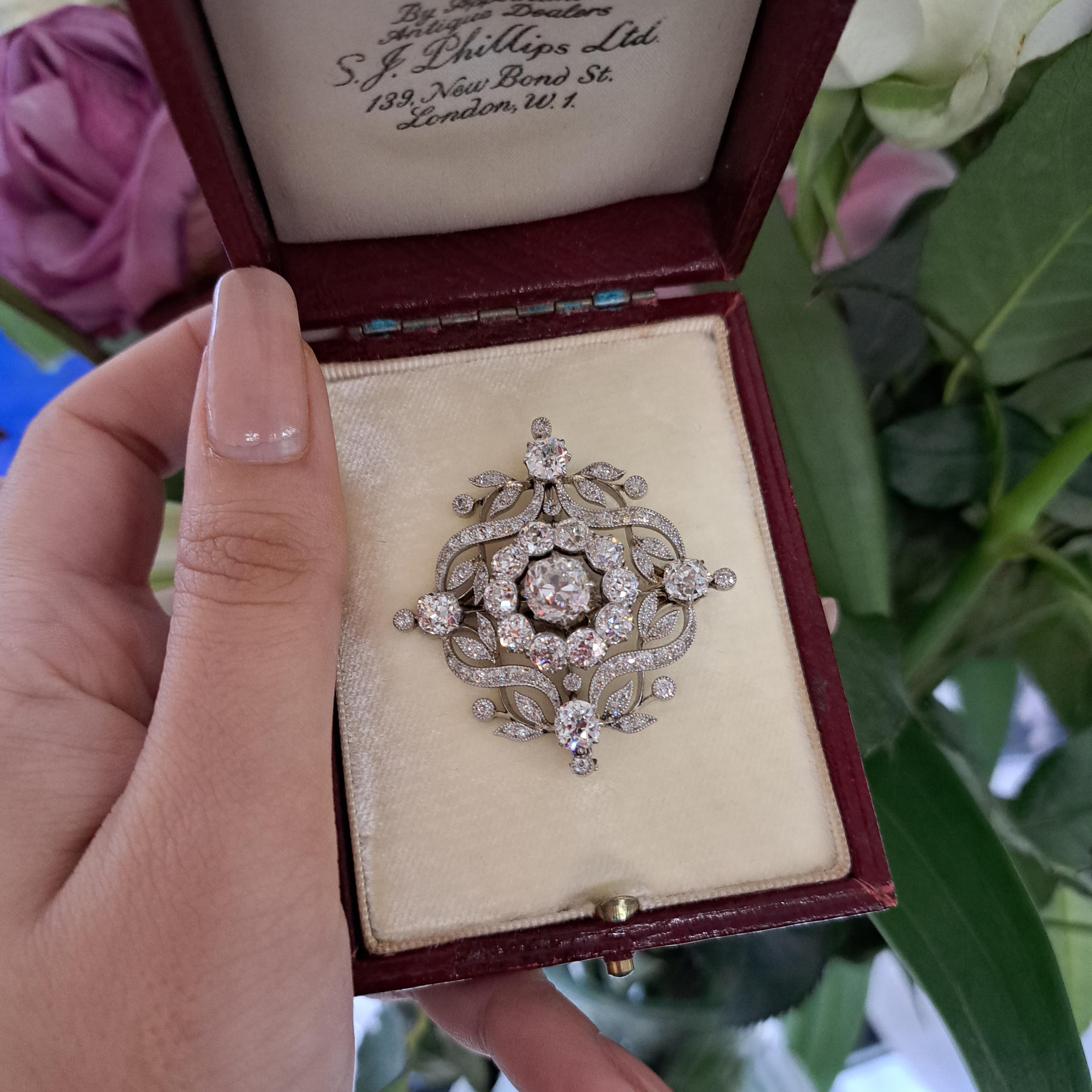 Broche Belle Époque en diamant et platine, vers 1910 Pour femmes en vente
