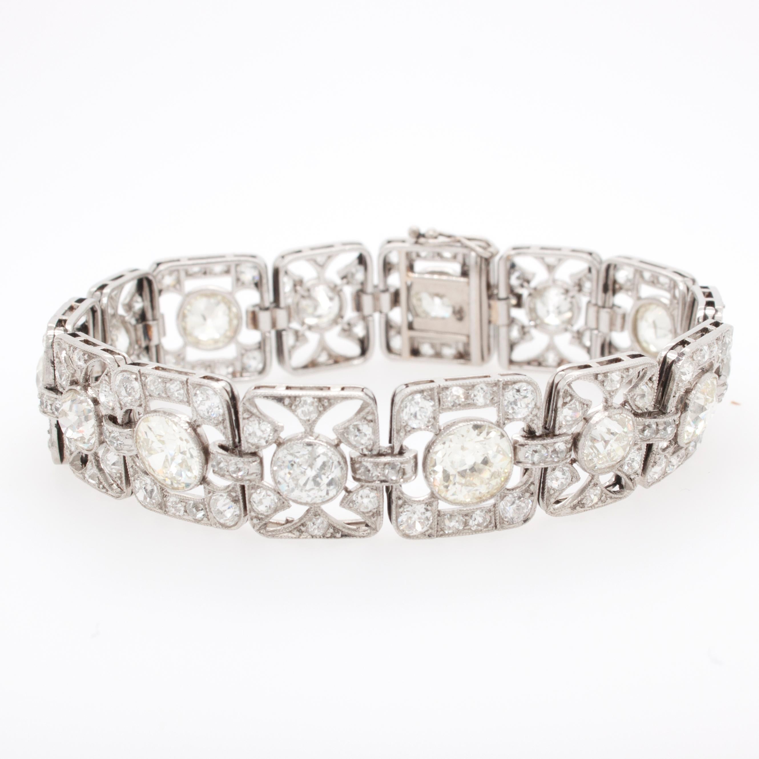 A beautiful and flexible Belle Epoque diamond bracelet, 1910s. The bracelet has 14 moveable parts in an alternating design, each set with a bigger old European cut diamond. The total diamond weight is approximately 18 carats. 

Bracelet length is