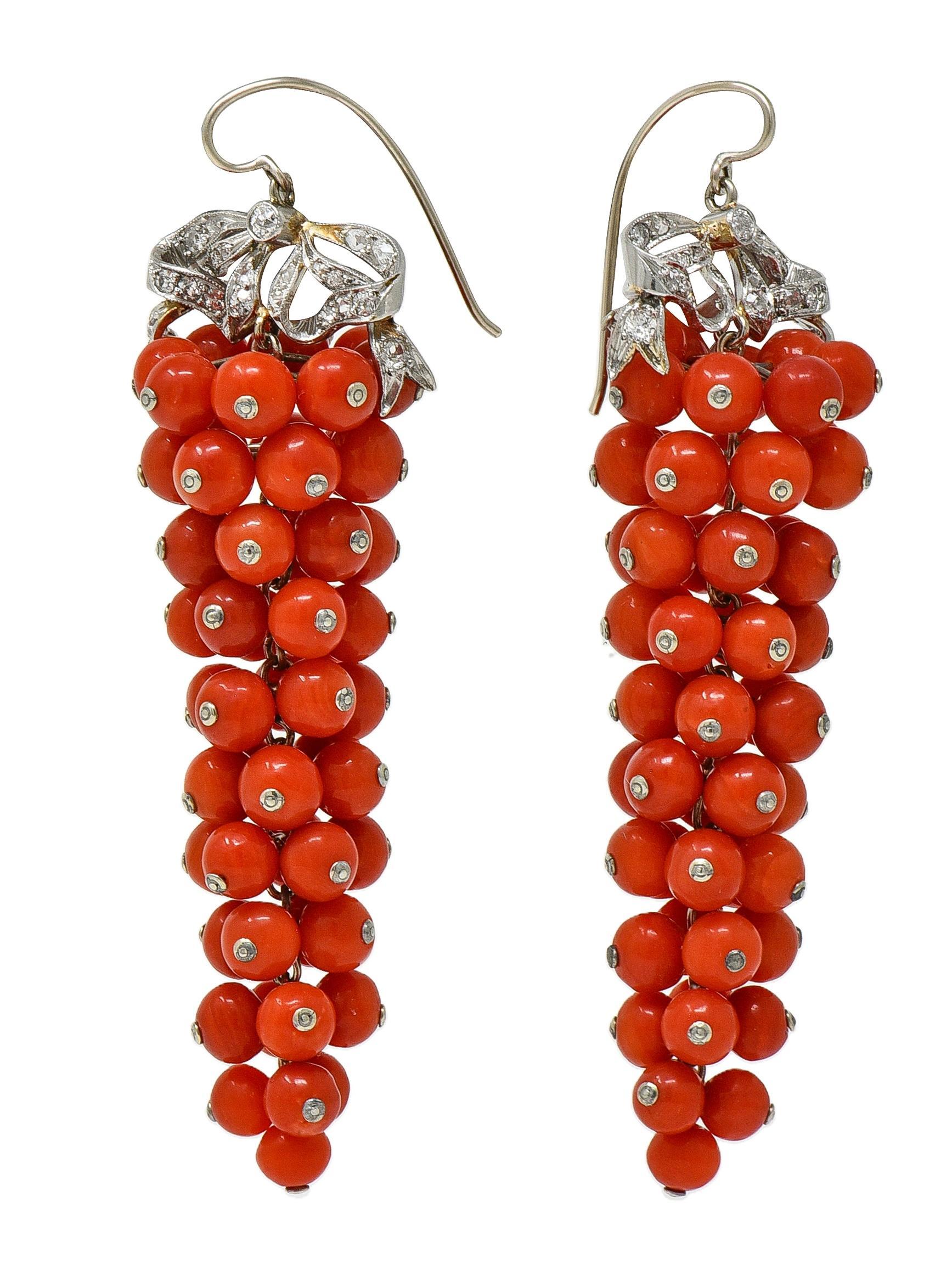 Pendants d'oreilles Belle Époque diamant corail perle platine raisin antique Pour femmes en vente