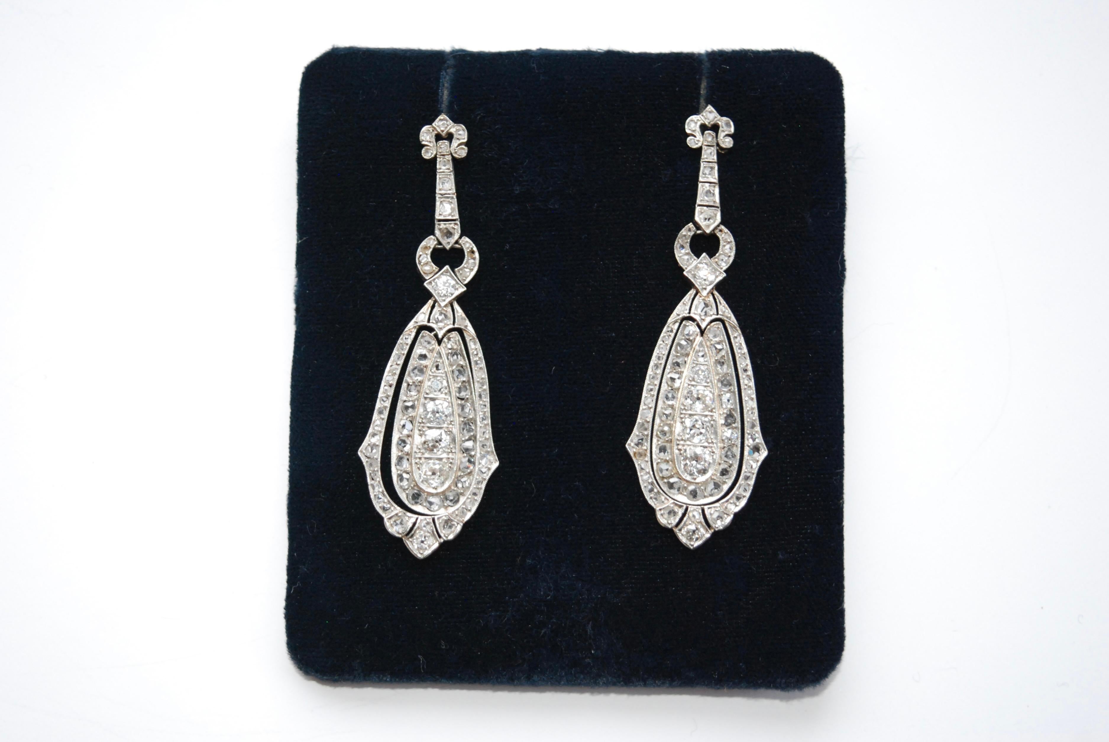 Donna Orecchini a goccia con diamanti Belle Époque in vendita