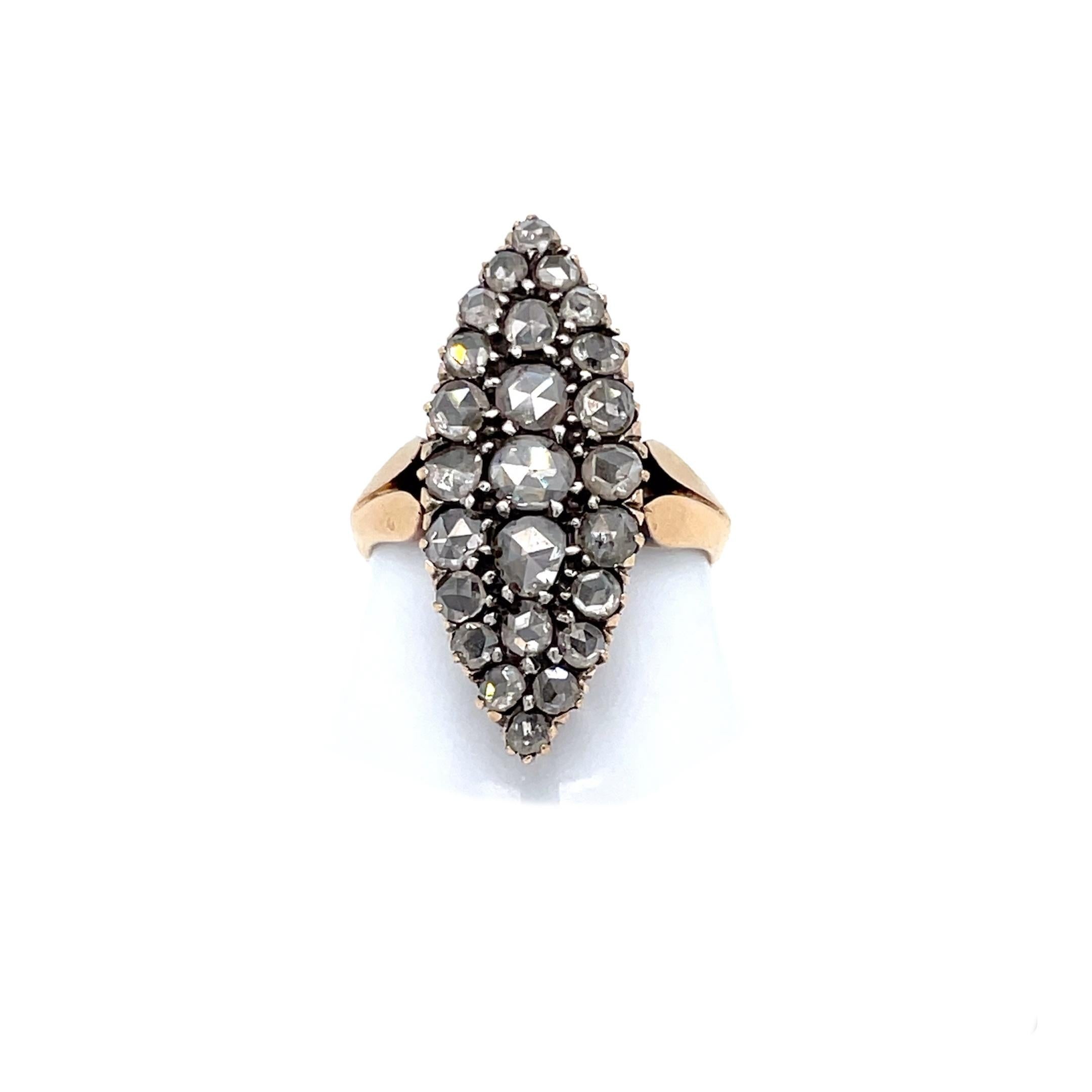 Beautiful 18k Gold and Silver handmade genuine Belle Époque ring.
Features three rows of Rose Cut diamonds, total weight 1.60 ct. color graded VS/SI clarity I/J color.

Circa 1900'

CONDITION: Pre-owned - Excellent 
METAL: 18 k gold and silver
RING