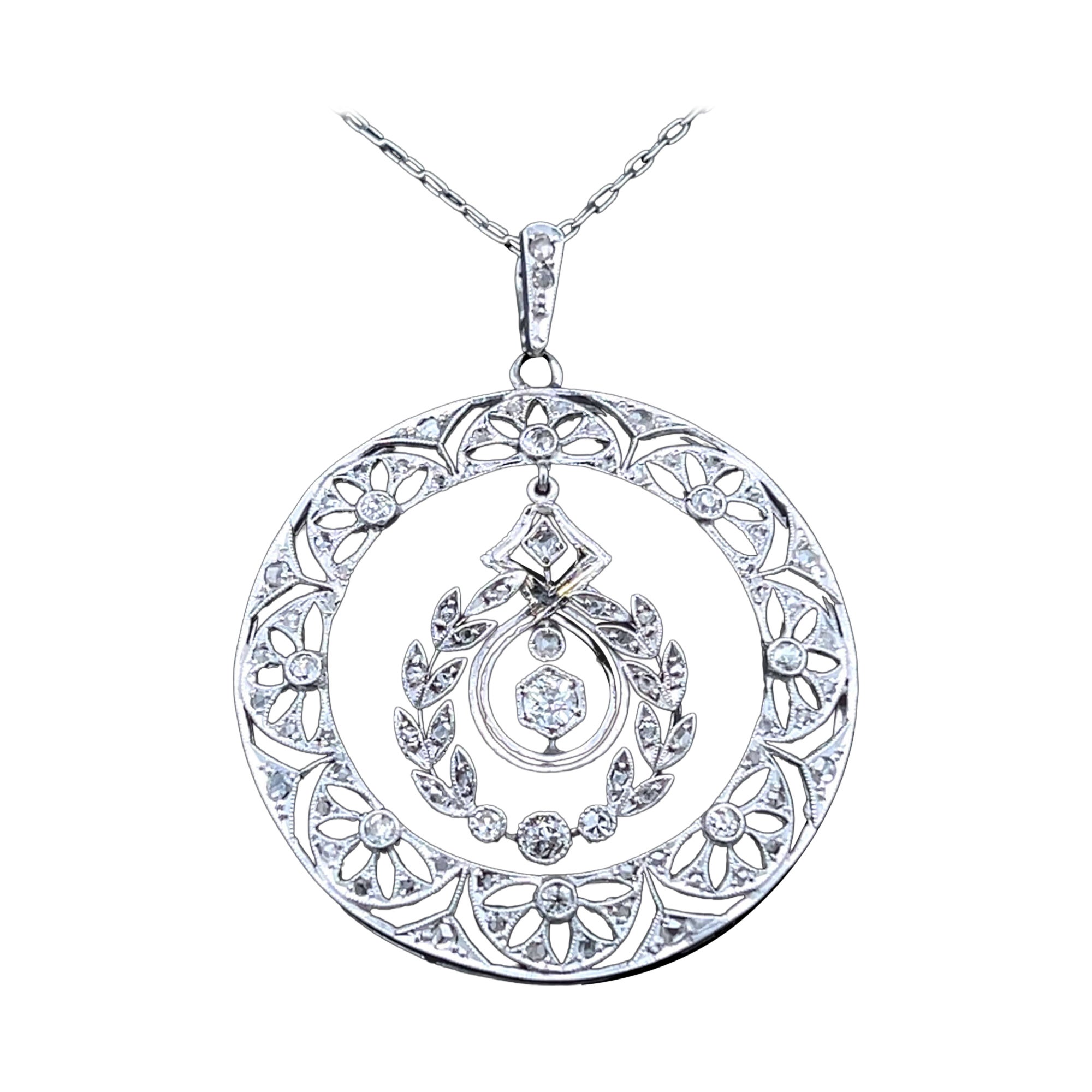 Ciondolo e collana di diamanti Belle Epoque Circa 1900 in vendita