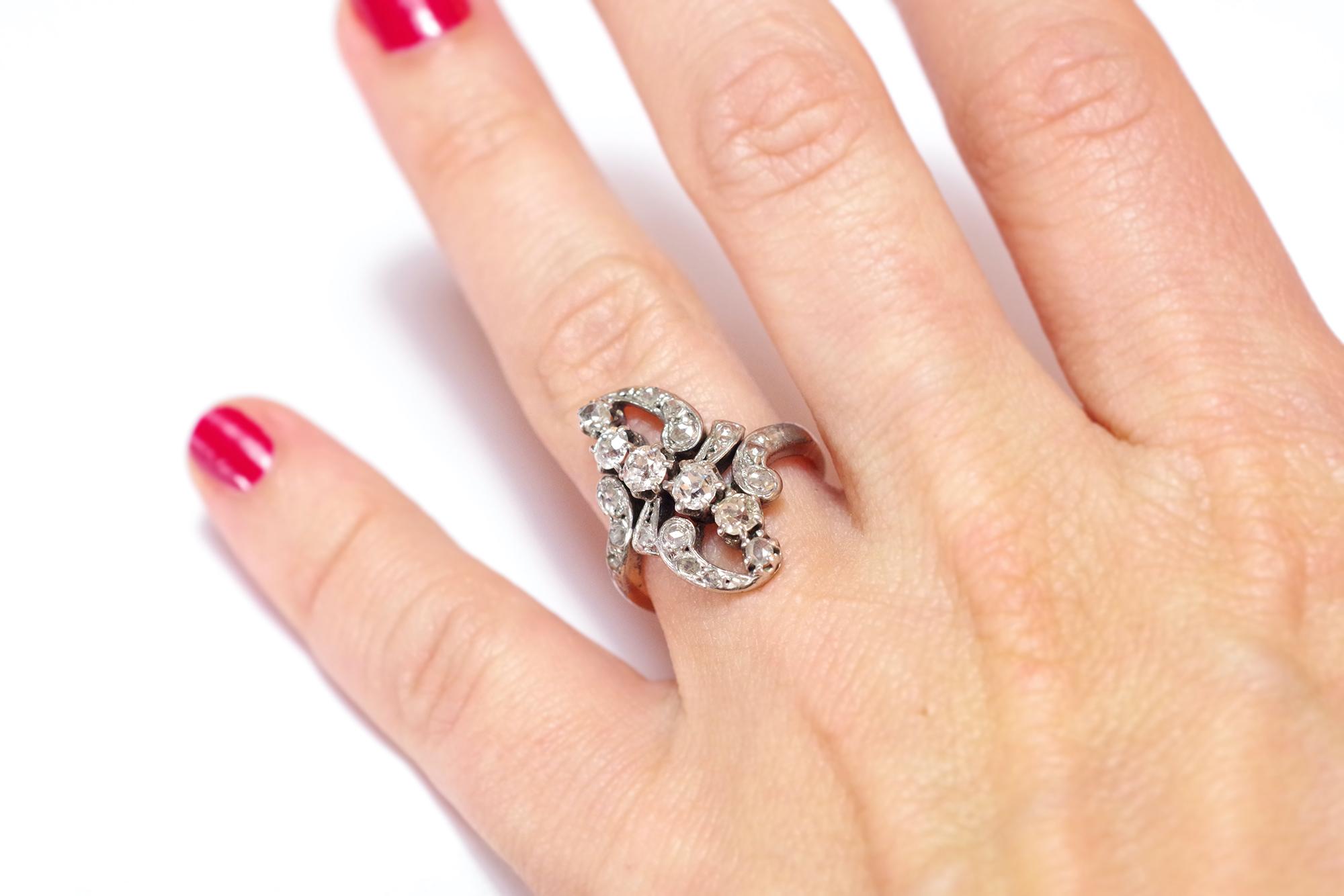 Anello Belle Epoque con diamanti in oro 18 carati, 0,55 carati di diamanti, anello a grappolo In condizioni buone in vendita a PARIS, FR