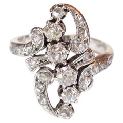 Diamantring aus 18 Karat Gold mit 0,55 Karat Diamanten aus der Belle Epoque, Cluster-Ring