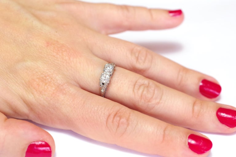 Art Deco diamond ring made of platinum, Wedding ring For Sale at 1stDibs