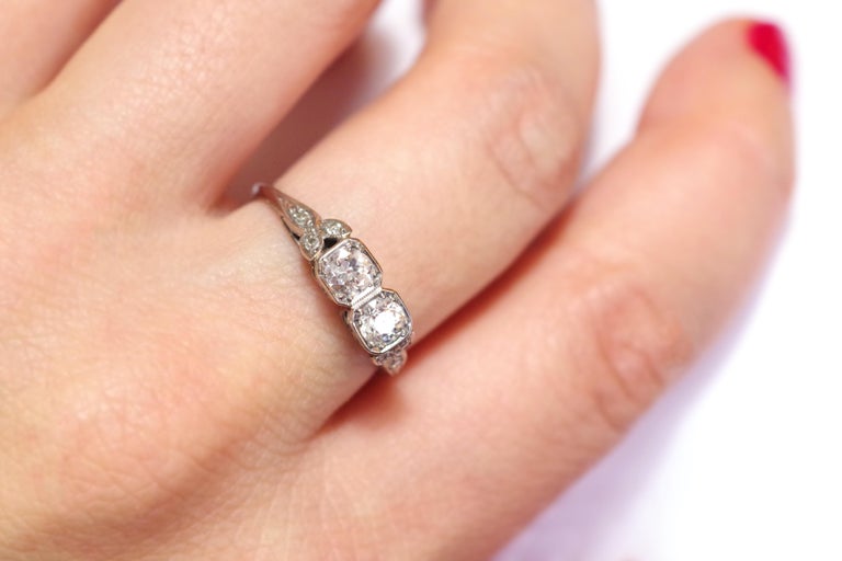 Art Deco diamond ring made of platinum, Wedding ring For Sale at 1stDibs