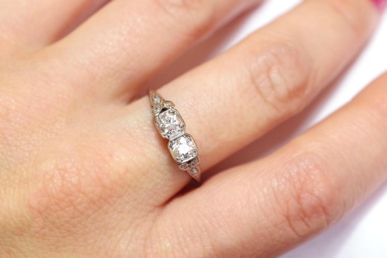 Art Deco diamond ring made of platinum, Wedding ring For Sale at 1stDibs