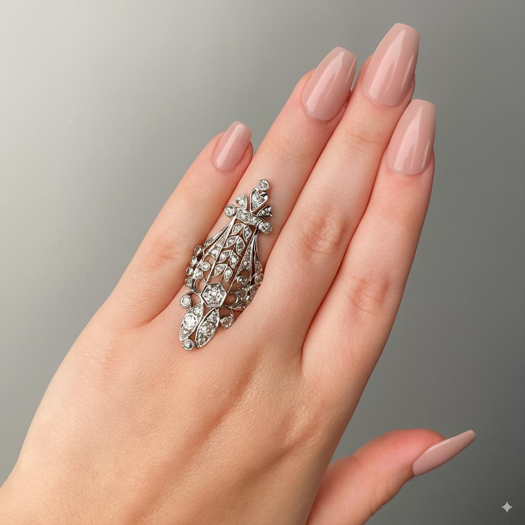 Belle Epoque Diamantring aus Platin und 14k Gold im Angebot 1