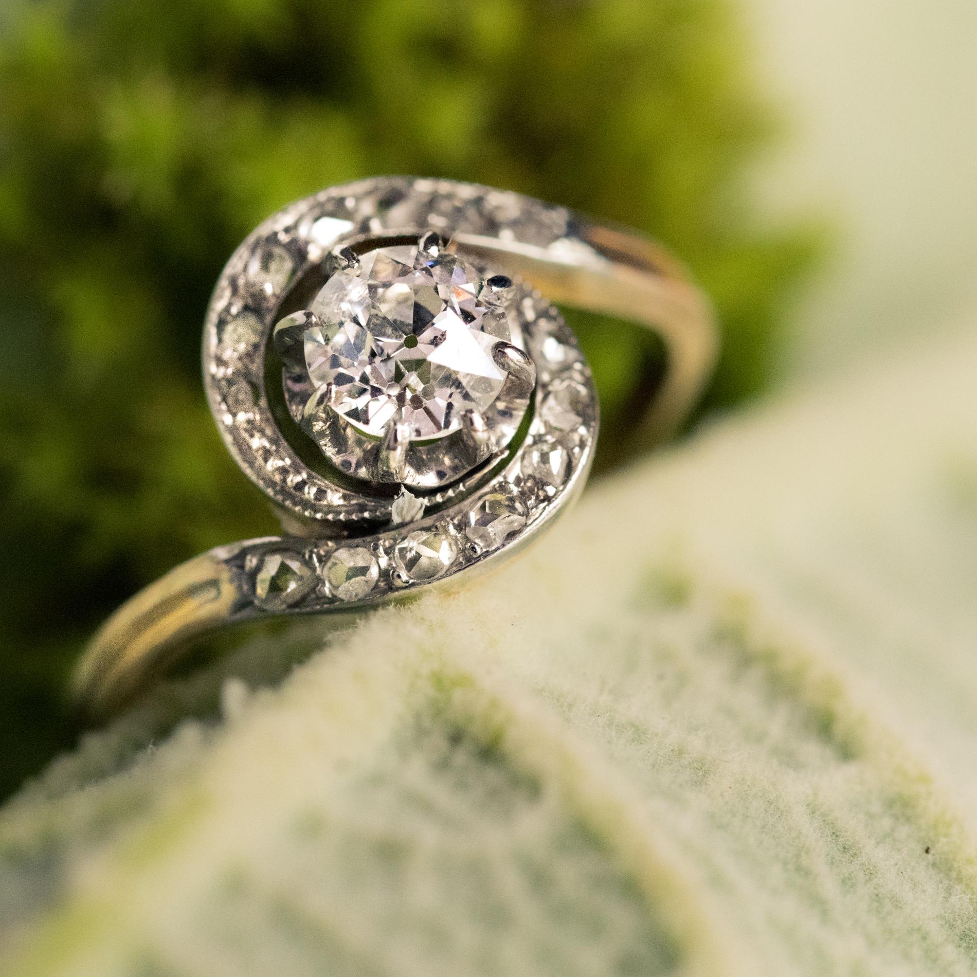 Belle Époque Diamanten 18 Karat Gelbgold Platin Wirbel Ring im Zustand „Gut“ in Poitiers, FR