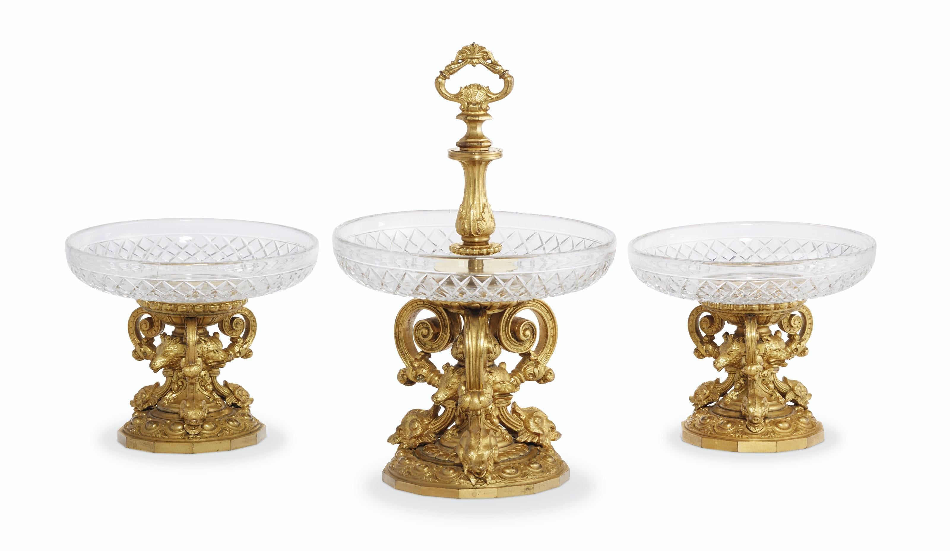 Dreiteiliges Garnitur-Set aus Bronze und Kristall der Belle Epoque d'Ore „Hunting“ (Französisch) im Angebot