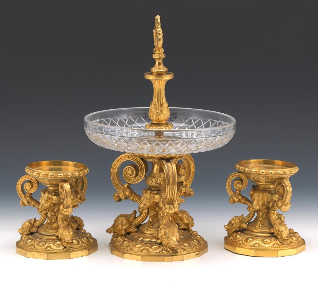 Dreiteiliges Garnitur-Set aus Bronze und Kristall der Belle Epoque d'Ore „Hunting“ im Zustand „Gut“ im Angebot in New York, NY