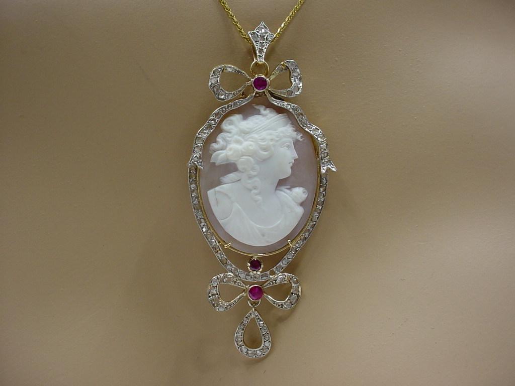 Belle Époque Edwardian Carved Cameo Platinum 18k Gold Pendant--Stunning~ For Sale 3