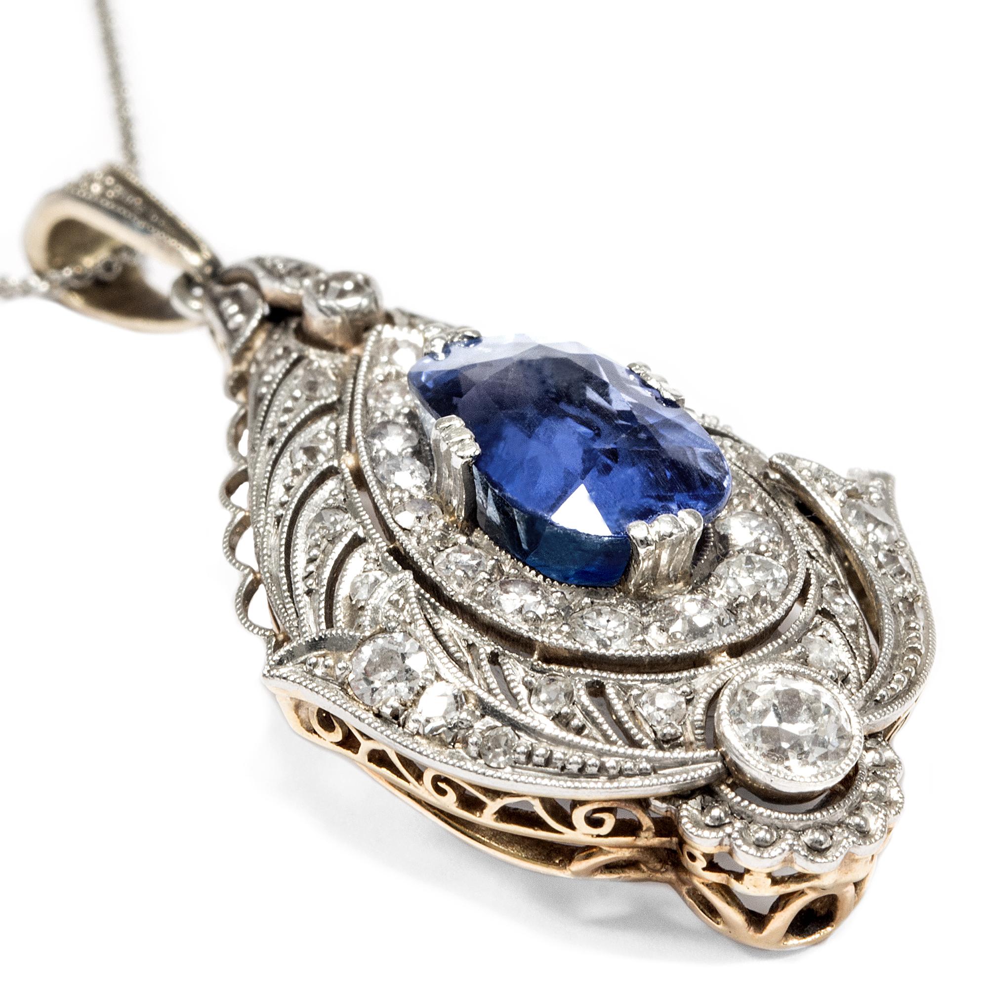 This pendant is a characteristic jewel of the Belle Époque: its fineness and precision and craftsmanship, as well as the assorted, precious materials are typical of this time which placed beauty above all else. In the centre of this spectacular