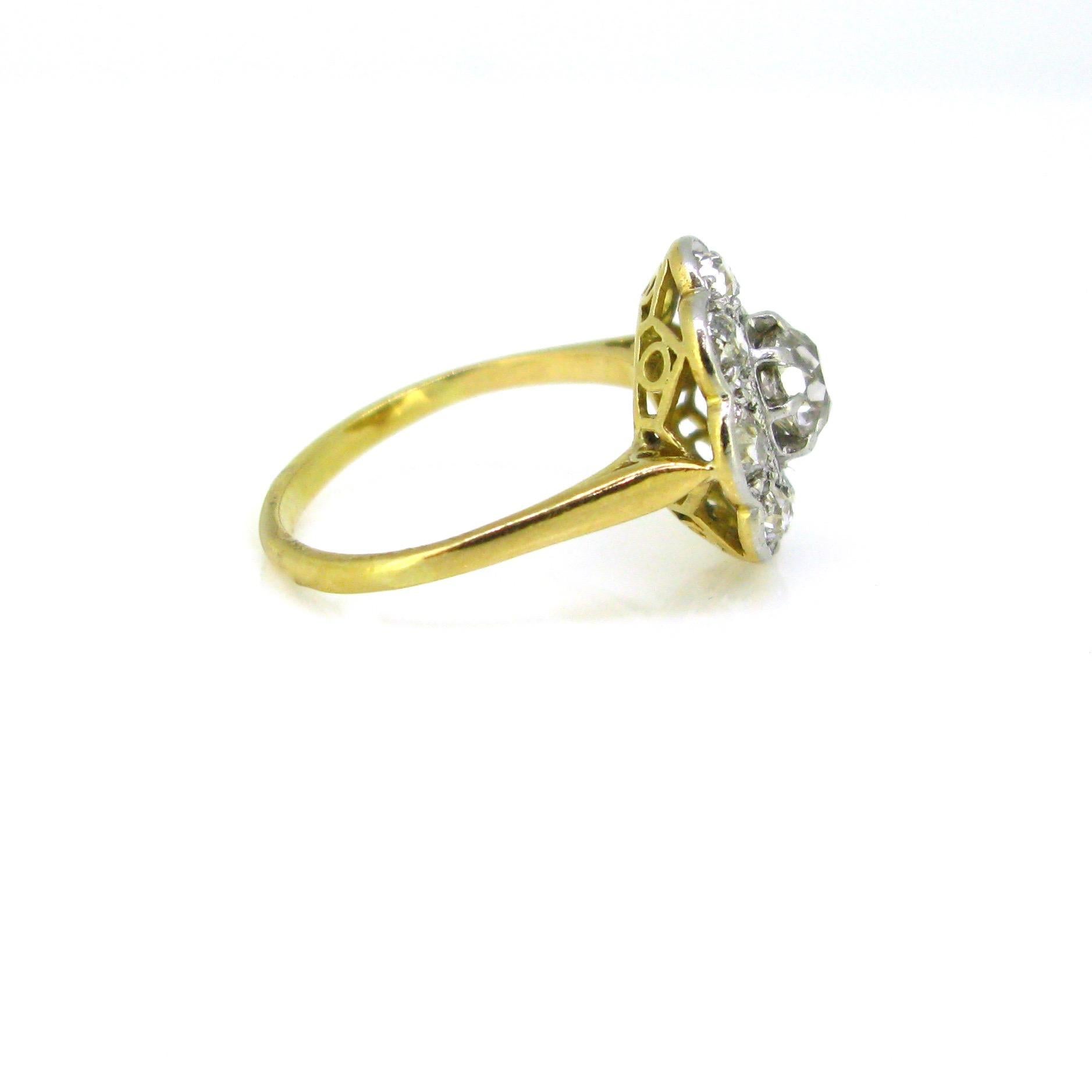 Belle Epoque Edwardian Diamonds Yellow Gold Platinum Daisy Cluster Wedding Ring In Good Condition In London, GB