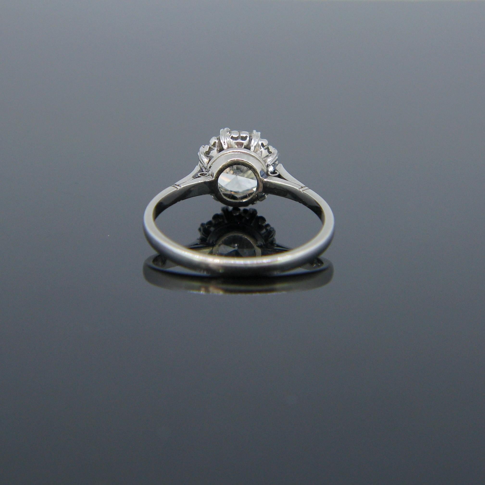 Belle Époque Edwardian Solitaire Diamond Ring, Platinum In Excellent Condition In London, GB
