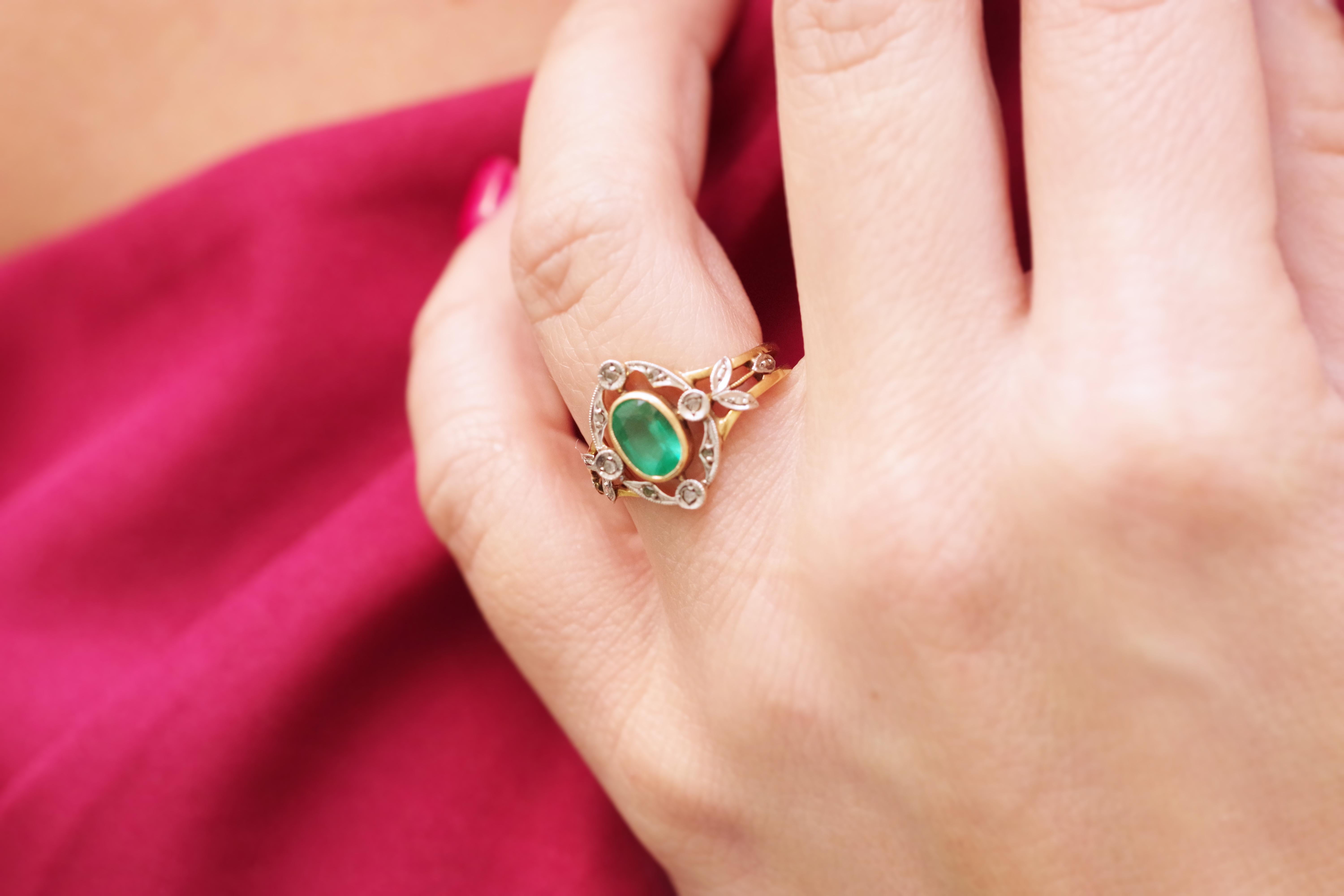 Smaragdring aus 18 Karat Gold und Platin mit Smaragd aus der Belle Epoque im Angebot 6