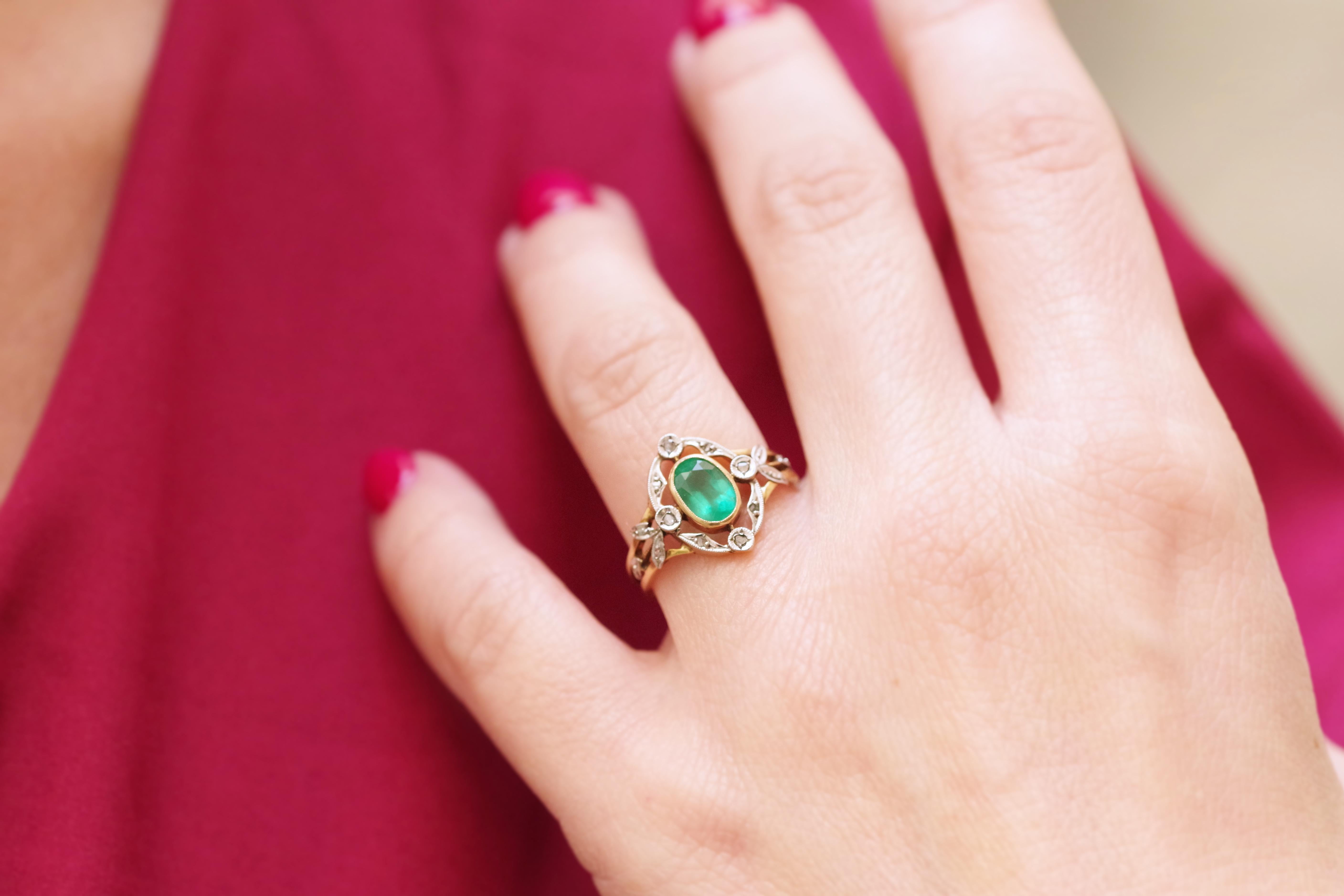 Smaragdring aus 18 Karat Gold und Platin mit Smaragd aus der Belle Epoque im Angebot 7