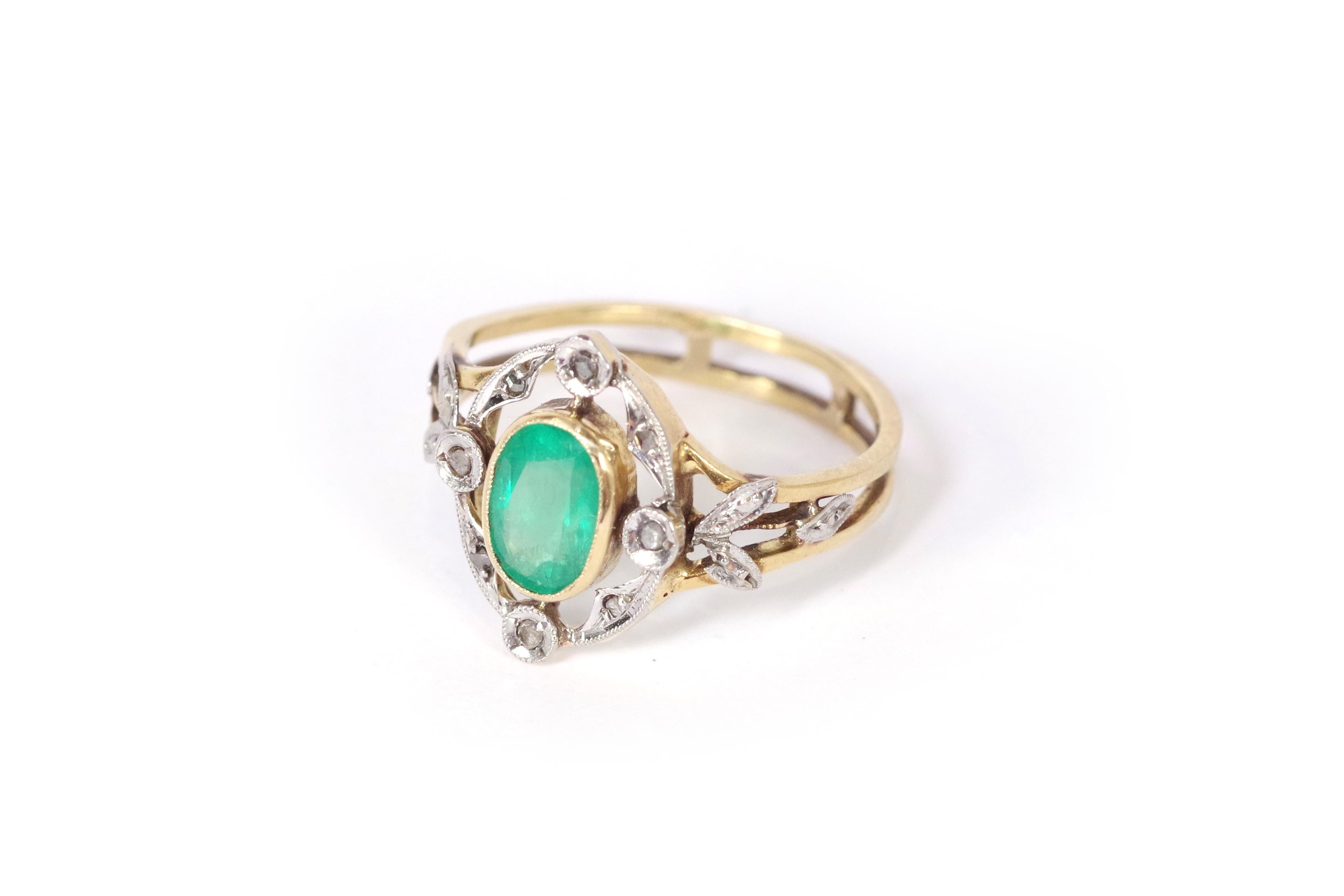 Smaragdring aus 18 Karat Gold und Platin mit Smaragd aus der Belle Epoque (Belle Époque) im Angebot